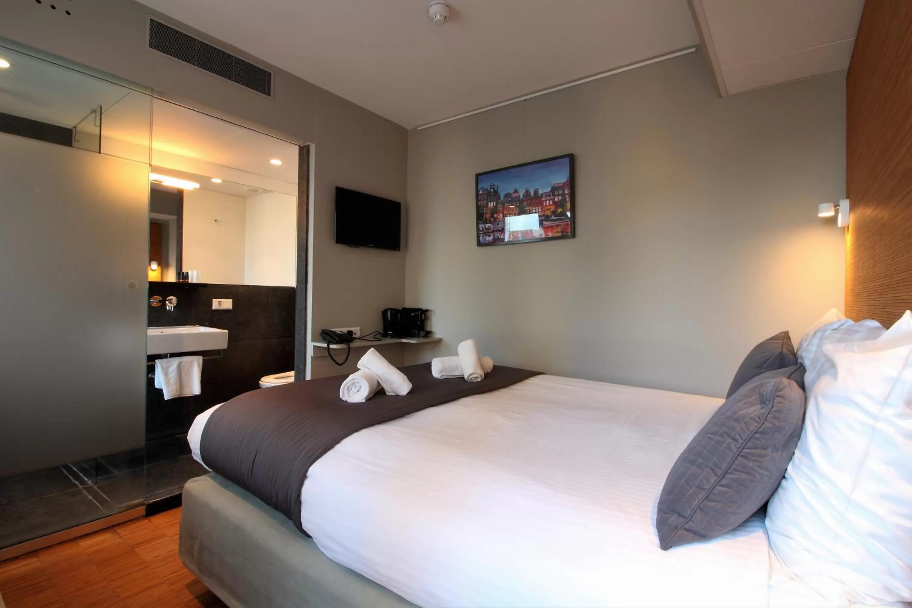 Other, Bed in The Bank Hotel