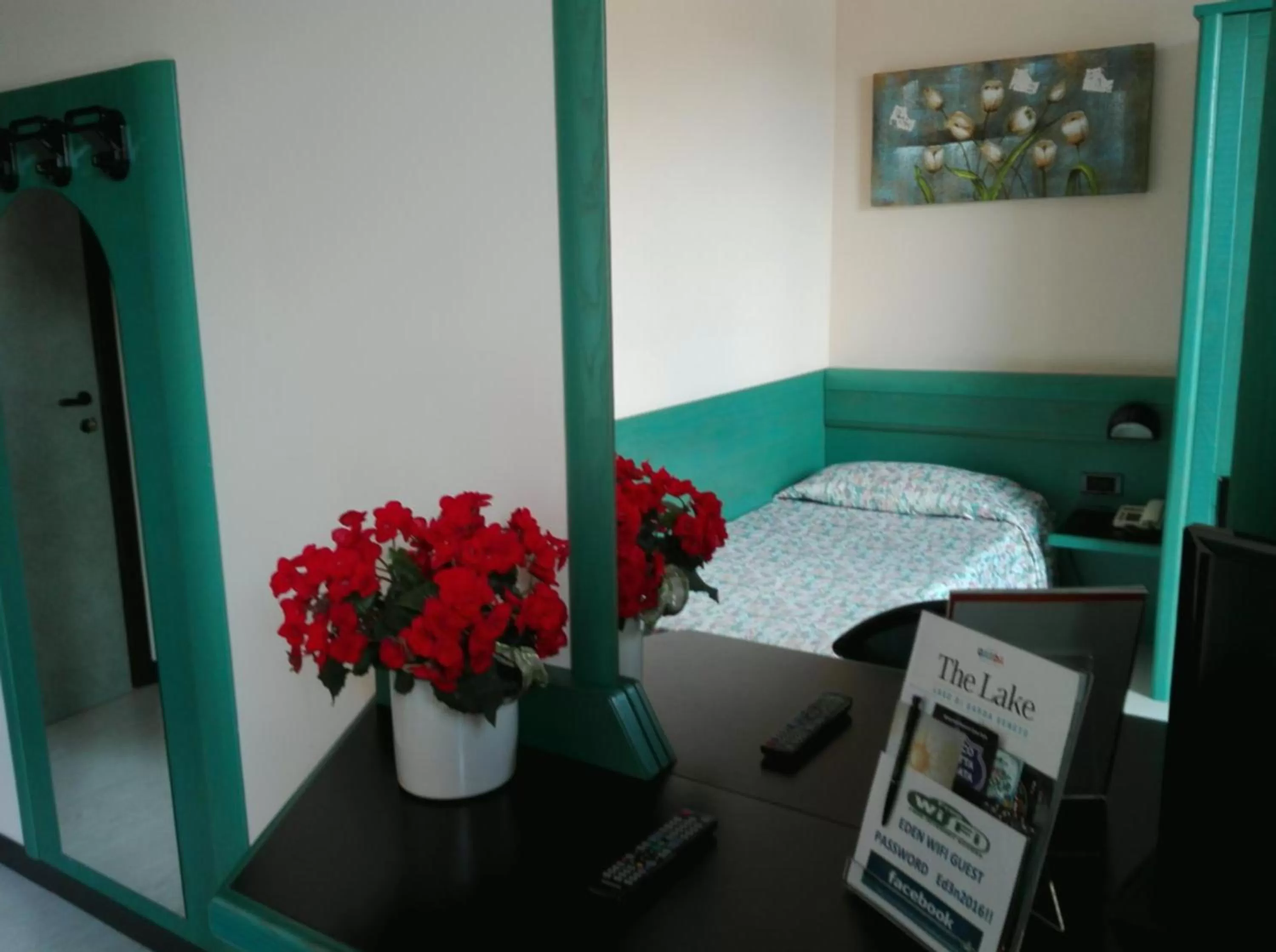 Photo of the whole room, Bed in Hotel Eden