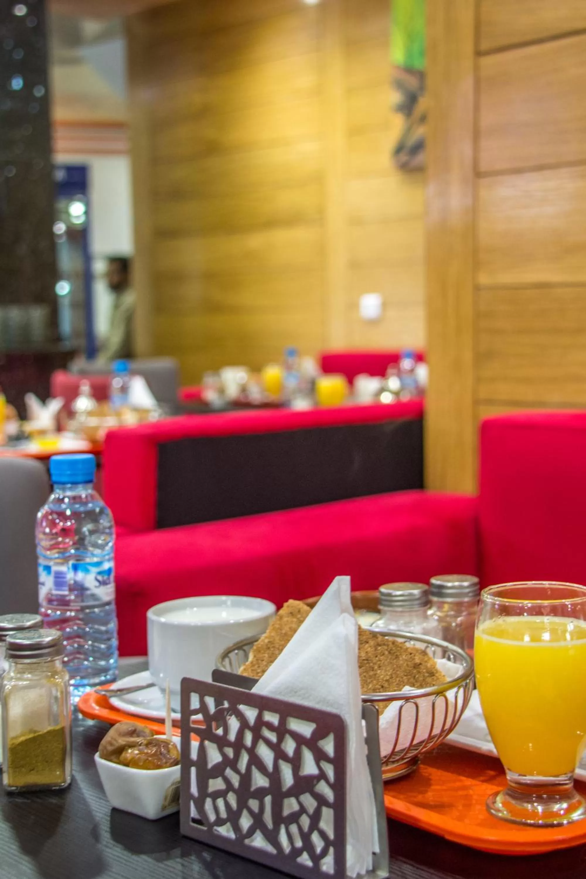 Restaurant/Places to Eat in Hôtel Hadaik Ain Asserdoune