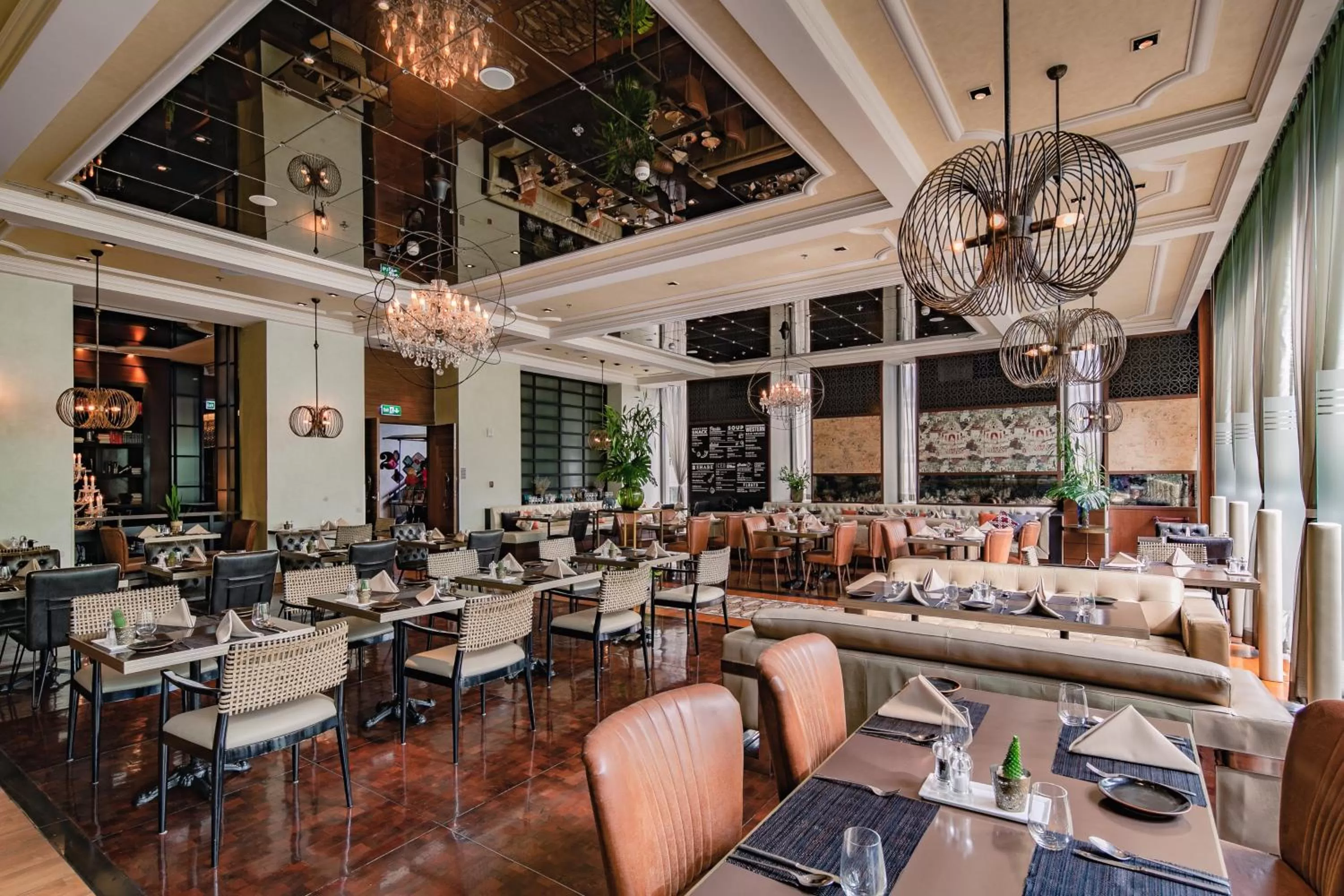 Restaurant/places to eat in Hotel Indigo Bangkok Wireless Road by IHG