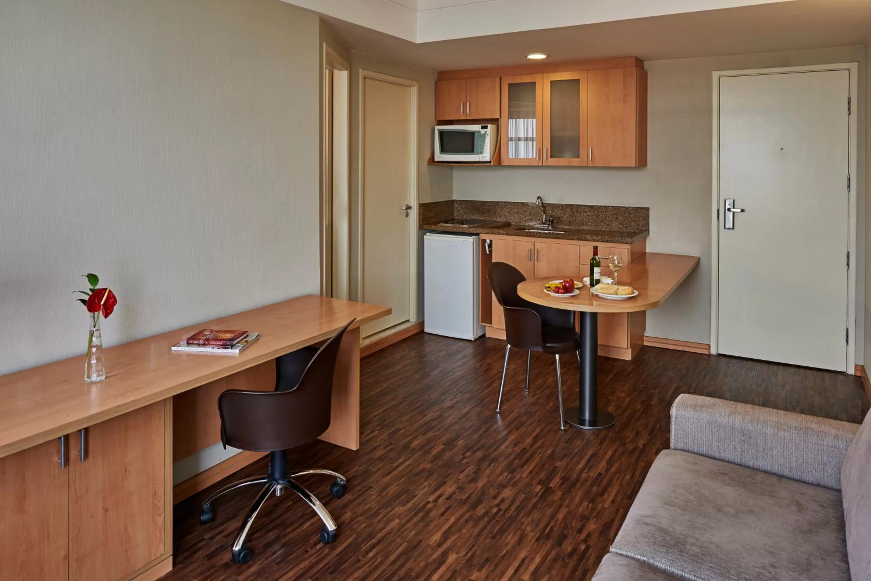 Photo of the whole room in Mercure Guarulhos Aeroporto