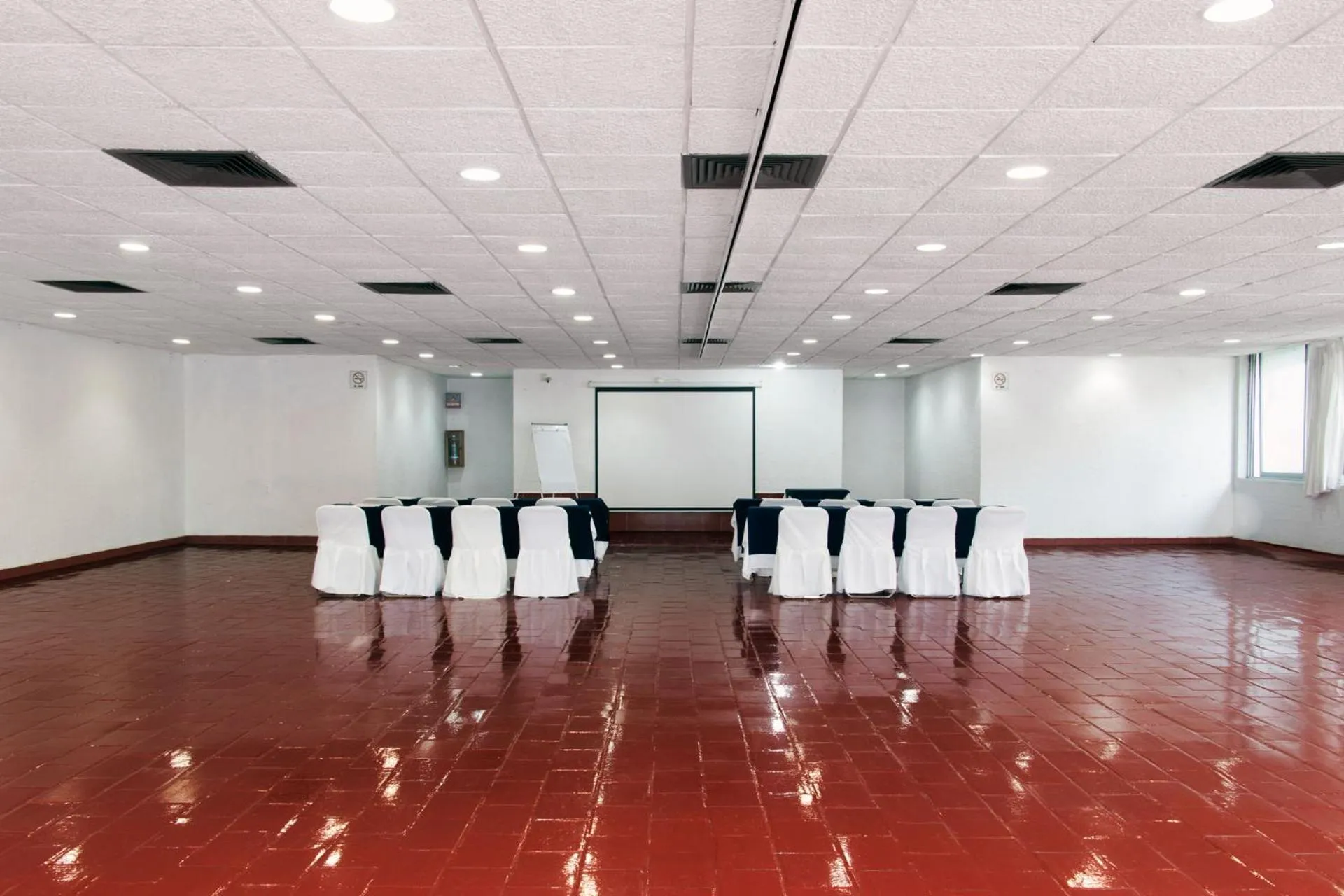 Lounge or bar in Hotel Aristos Cuernavaca