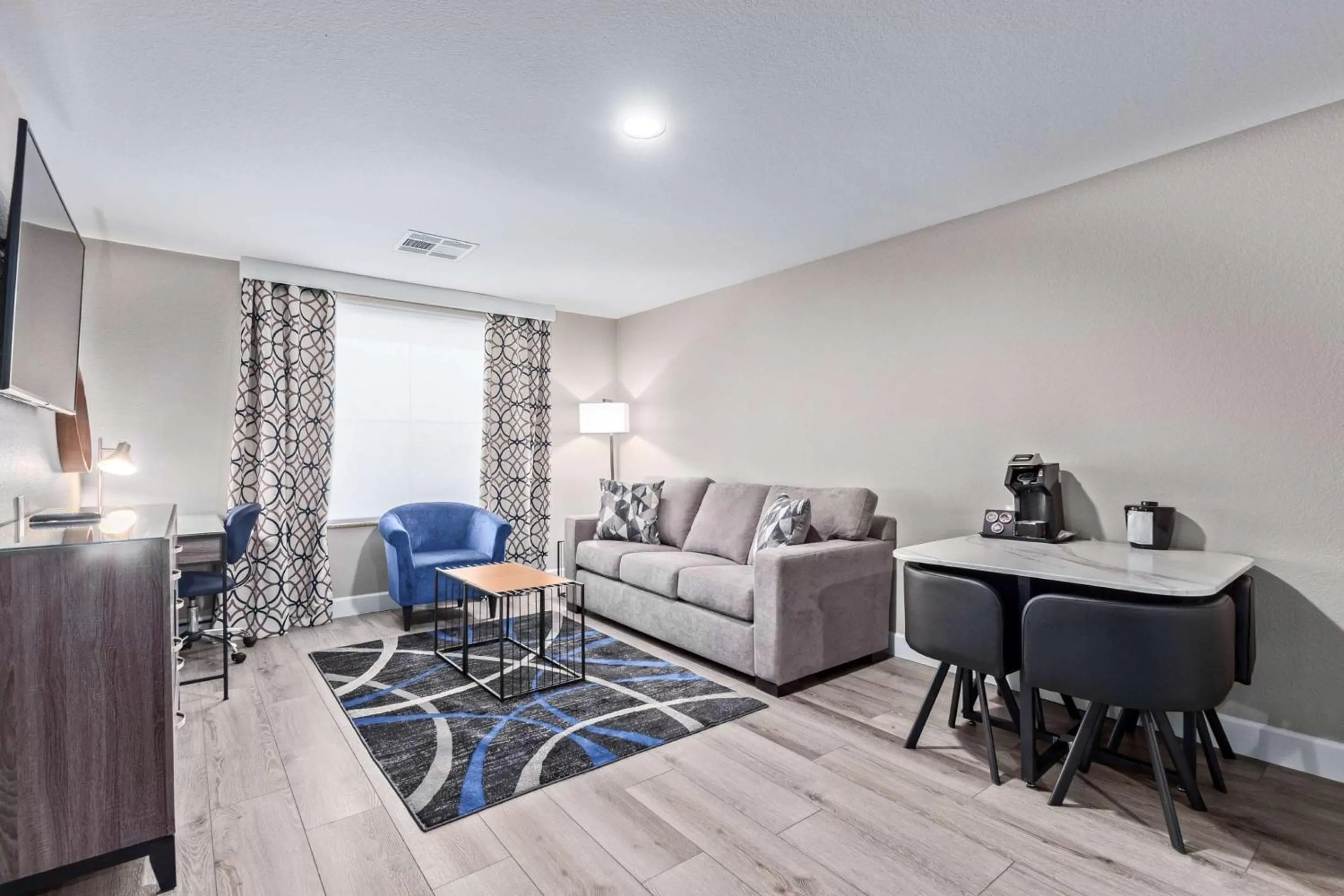 Bedroom in Fountain Park Hotel BW Signature Collection