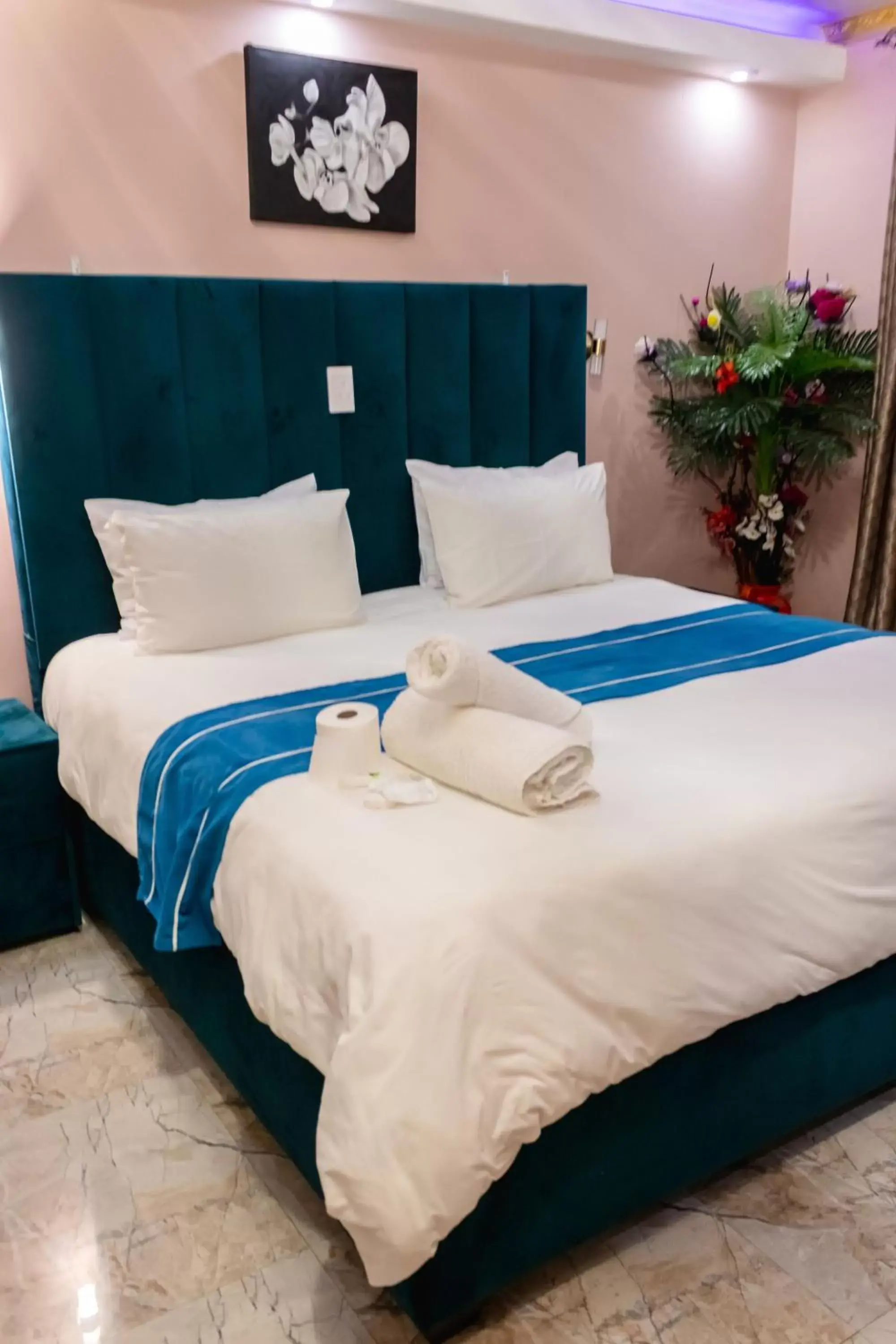 Standard Double or Twin Room - single occupancy in Gold Crown International Hotel Johannesburg Standard Double or Twin Room - single occupancy in Gold Crown International Hotel Johannesburg