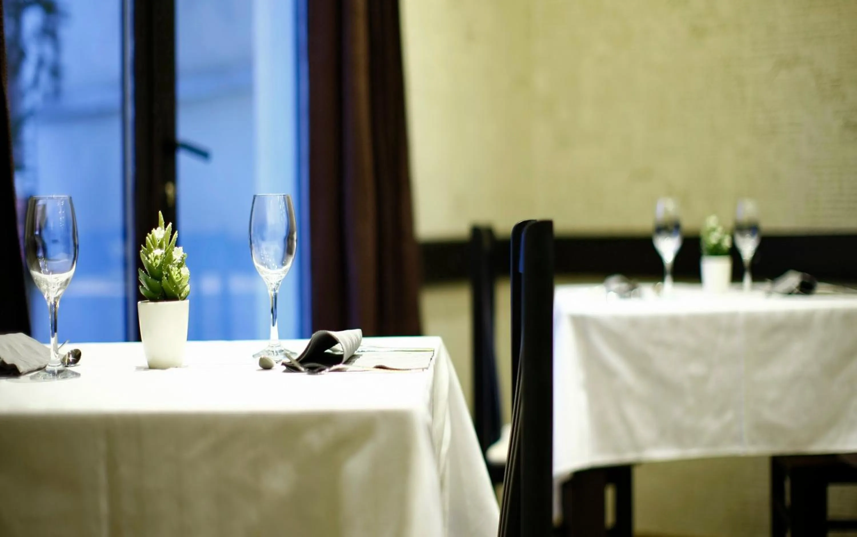 Restaurant/places to eat in Garni Hotel Vozarev