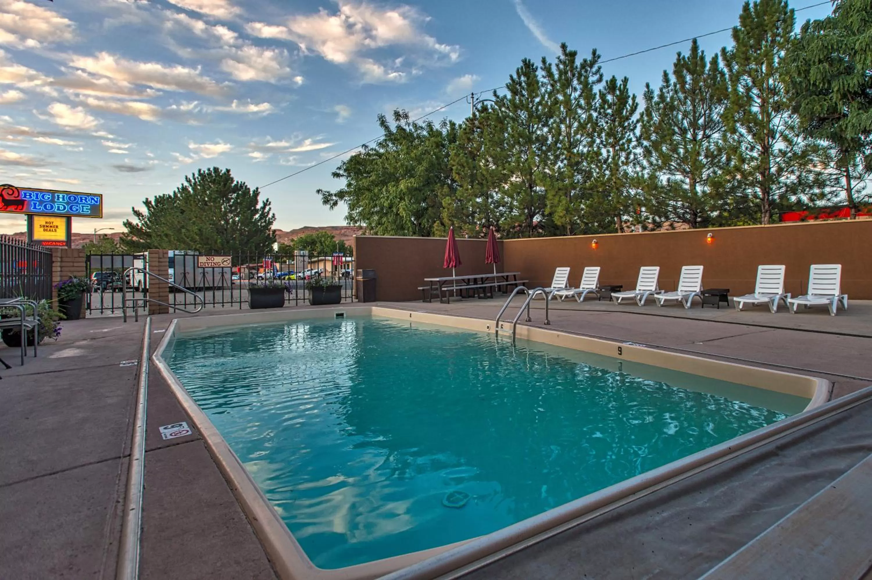 Swimming pool in Big Horn Lodge