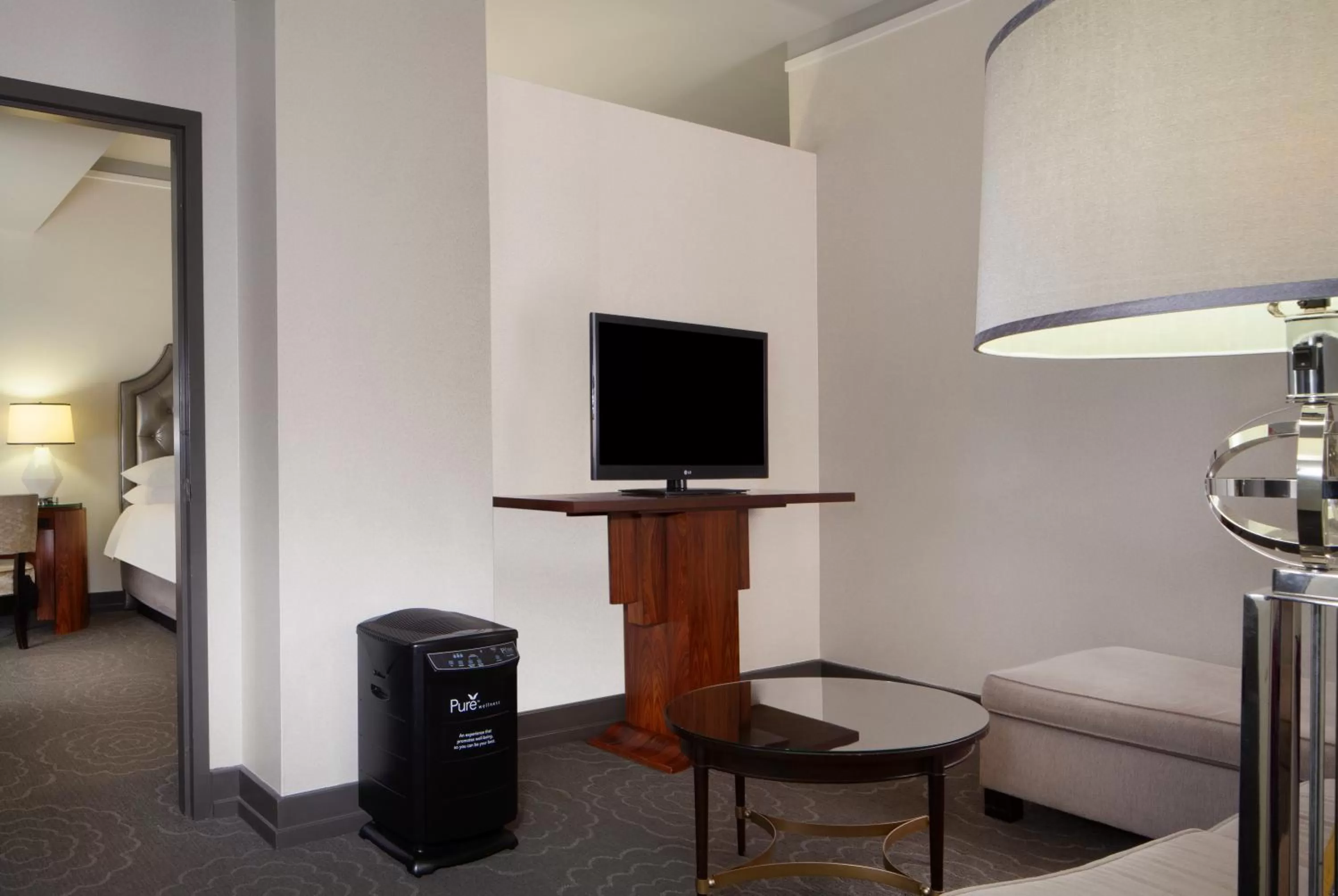 Living room in Silversmith Hotel Chicago Downtown