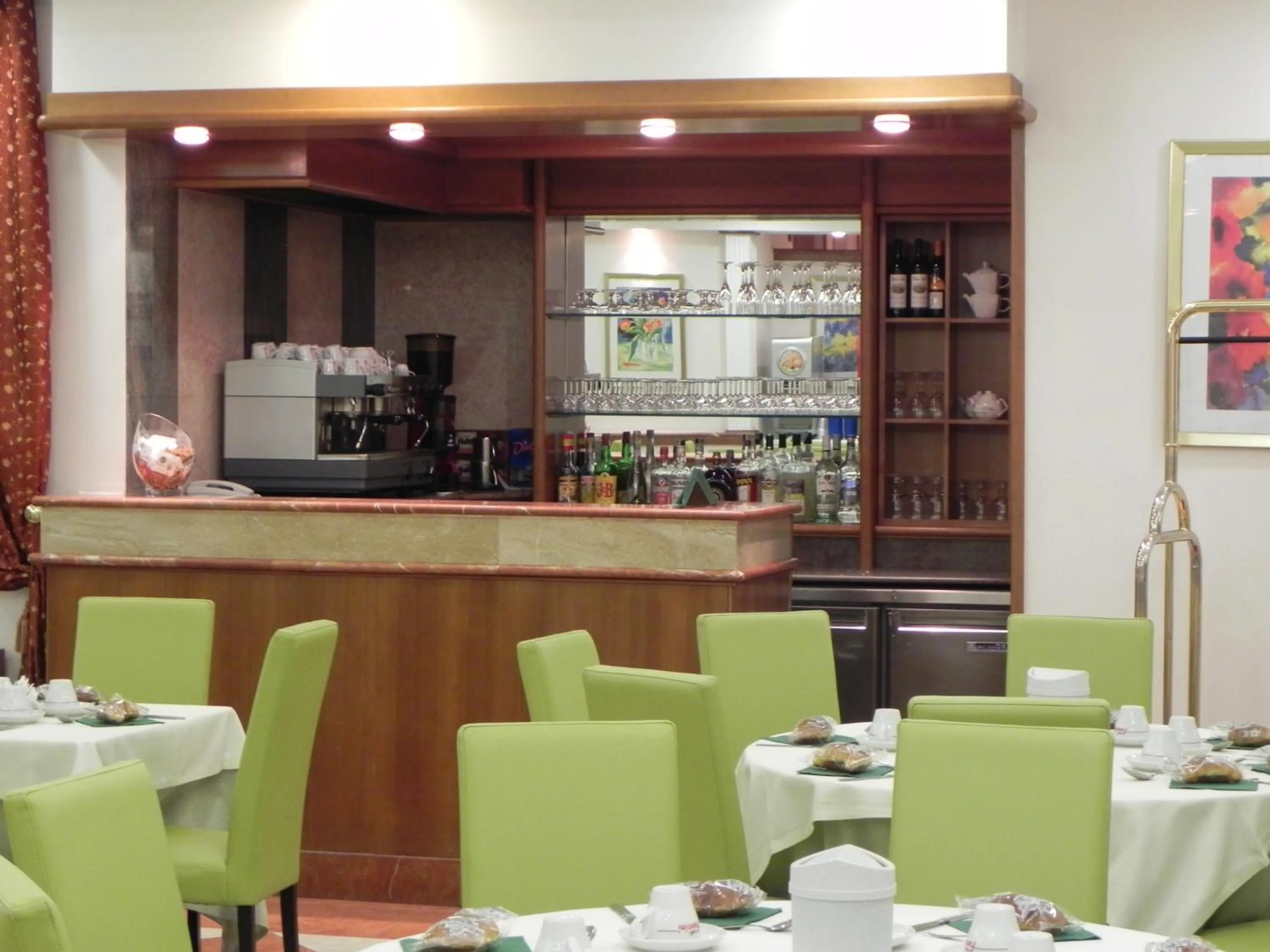 Lounge or bar in Hotel President Pomezia