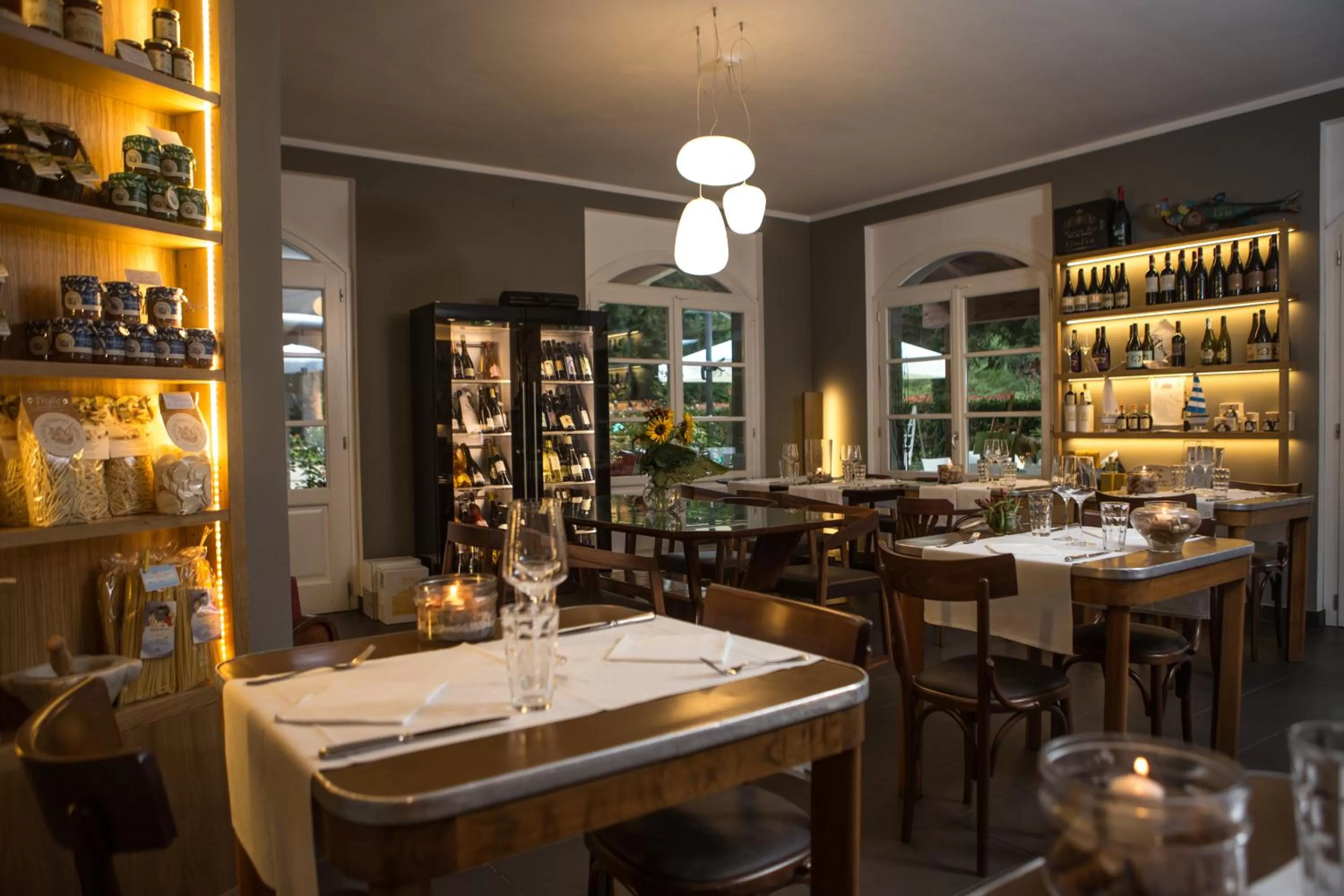 Restaurant/places to eat in Hotel Abetaia