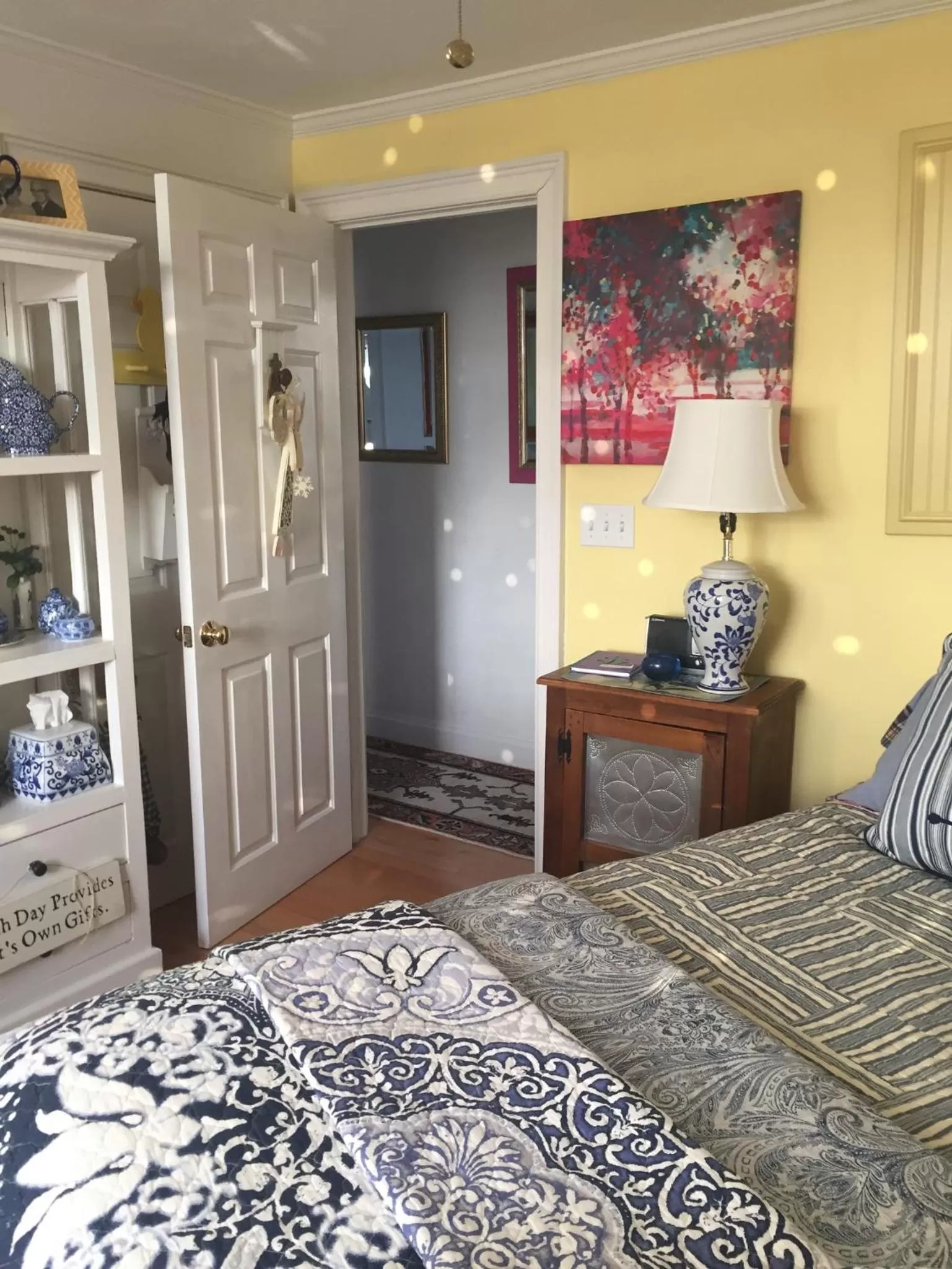 Lobby or reception in Inn 38 Oak Bluff Circle