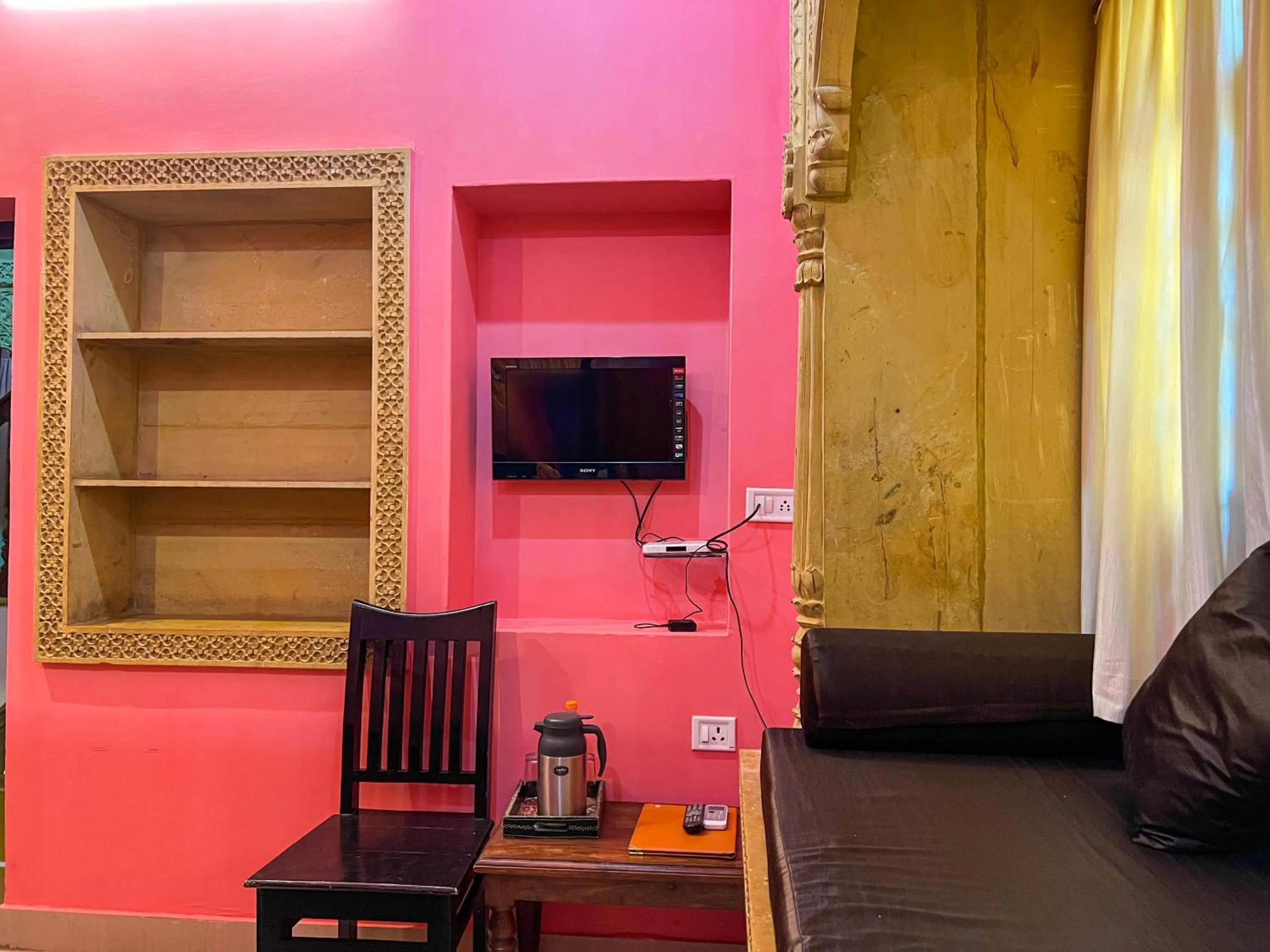 TV and multimedia in Hotel Royal Haveli