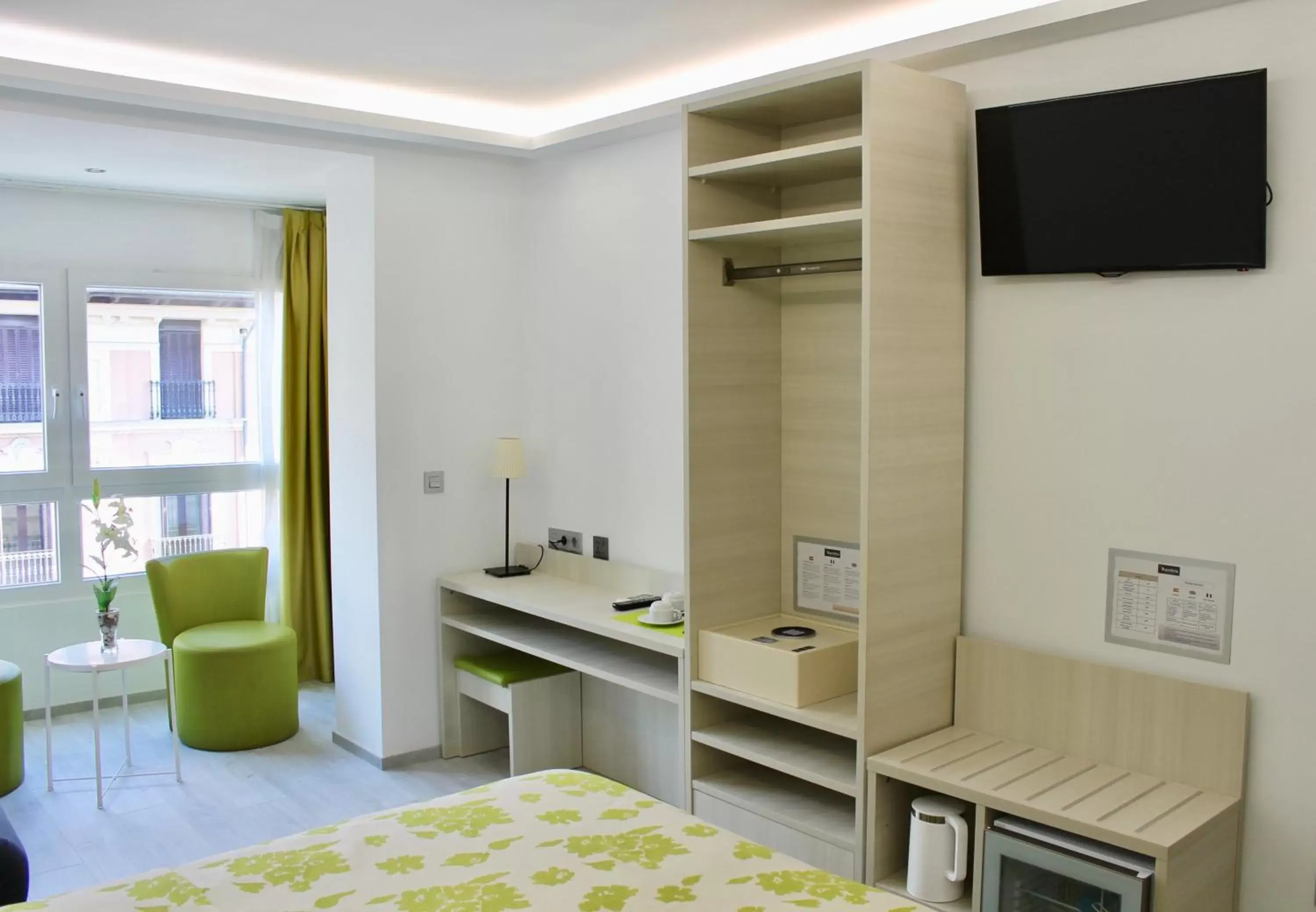 Twin Room with Balcony in Rambla Alicante Twin Room with Balcony in Rambla Alicante