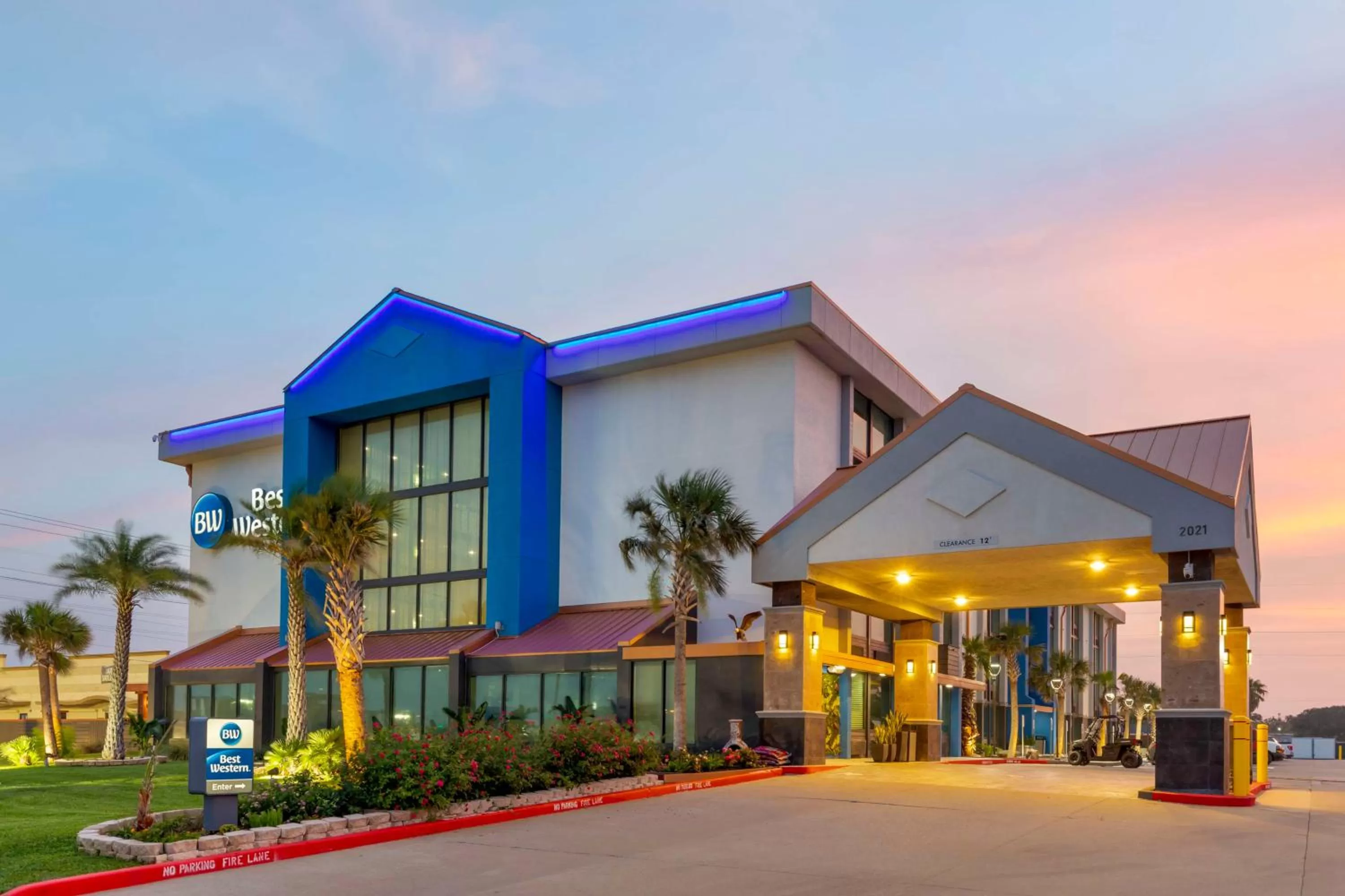 Property building in Best Western Corpus Christi Airport Hotel