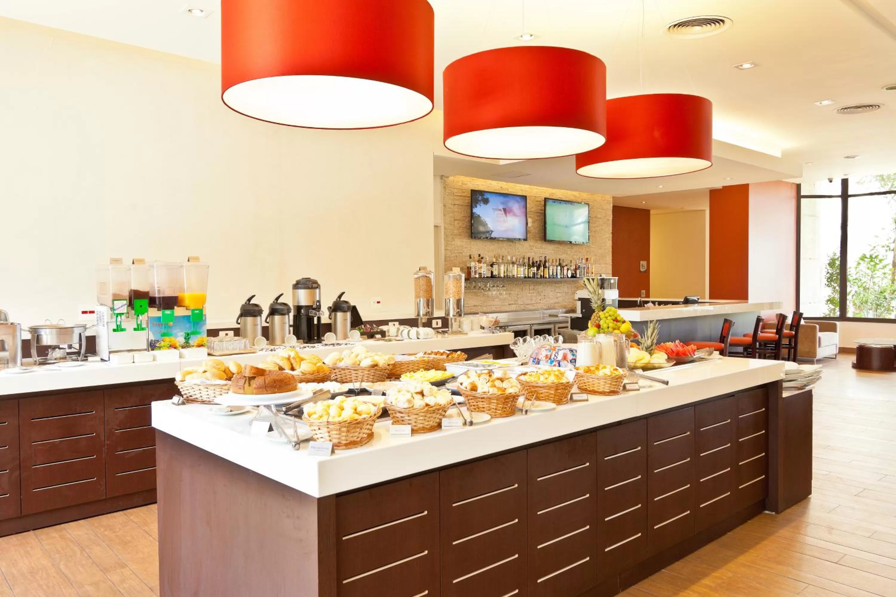 Restaurant/places to eat in Hotel Panamby Guarulhos