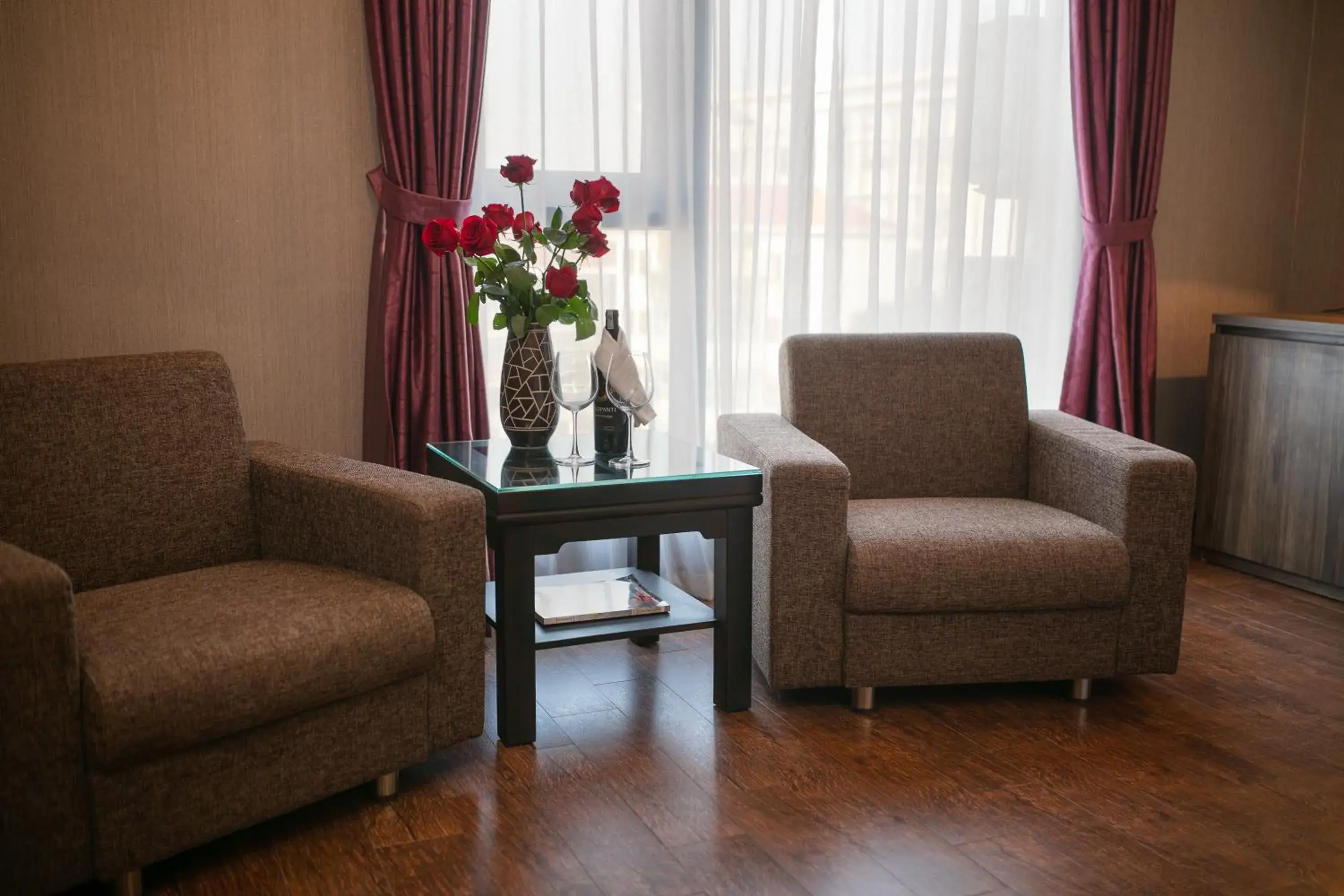 Suite with City View in Sen Luxury Hotel Suite with City View in Sen Luxury Hotel