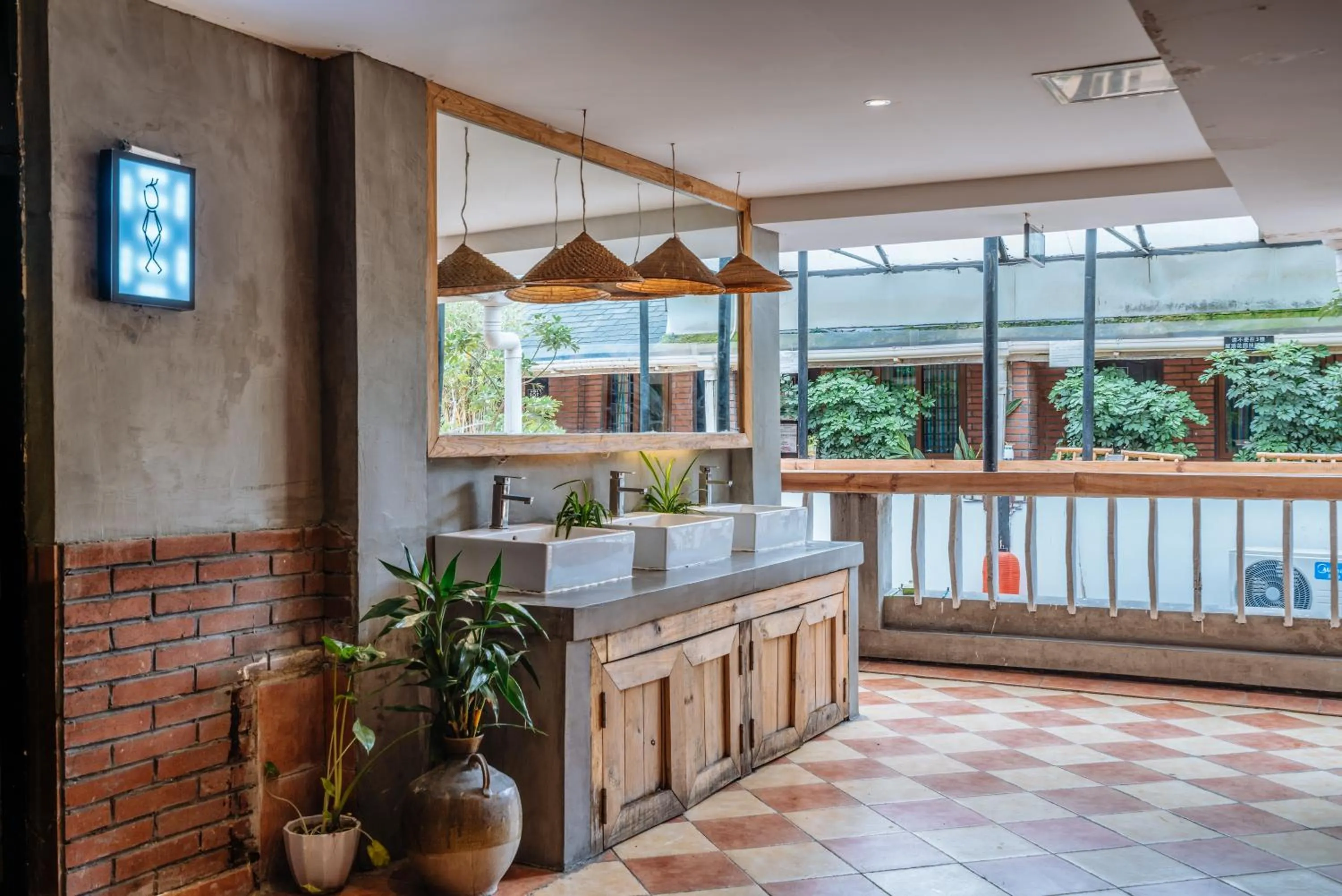 Public Bath in Chengdu Mix Hostel Backpackers