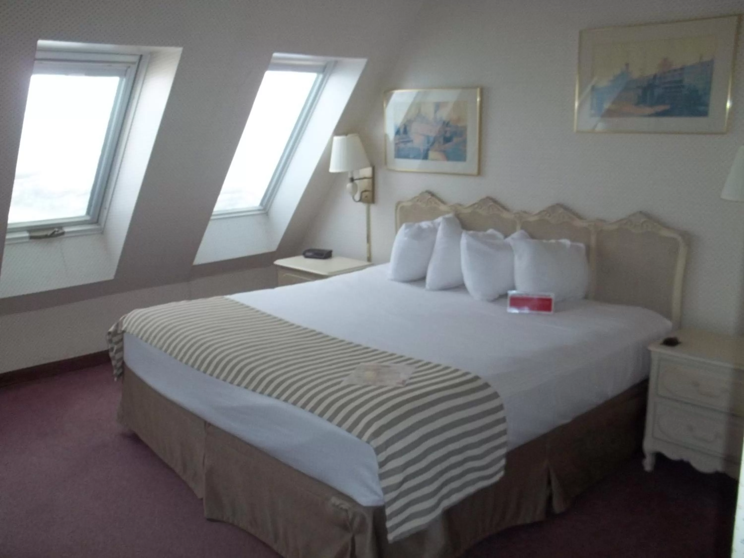 Day, Bed in The Hotel Ojibway, Trademark Collection by Wyndham