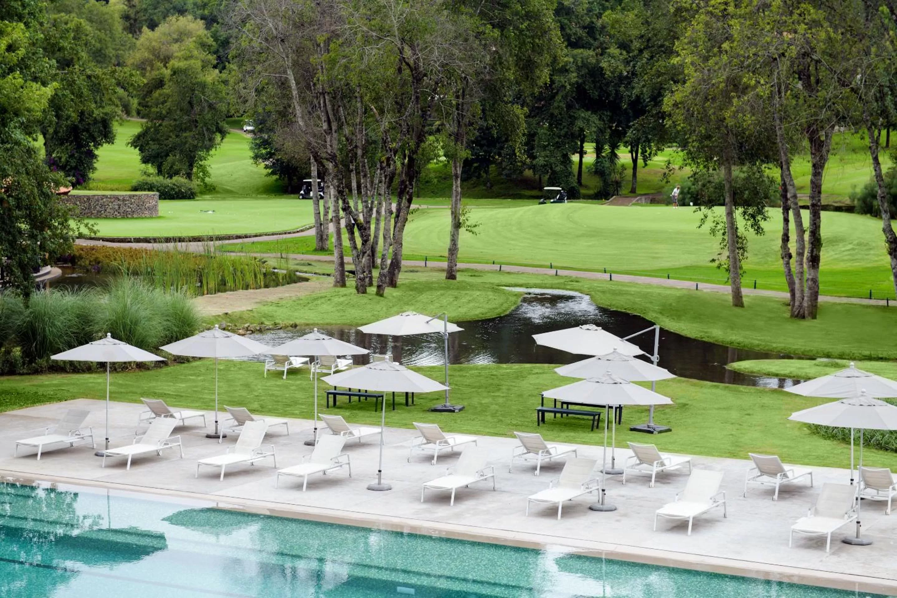 Swimming pool in Hotel Avandaro Golf & Spa Resort