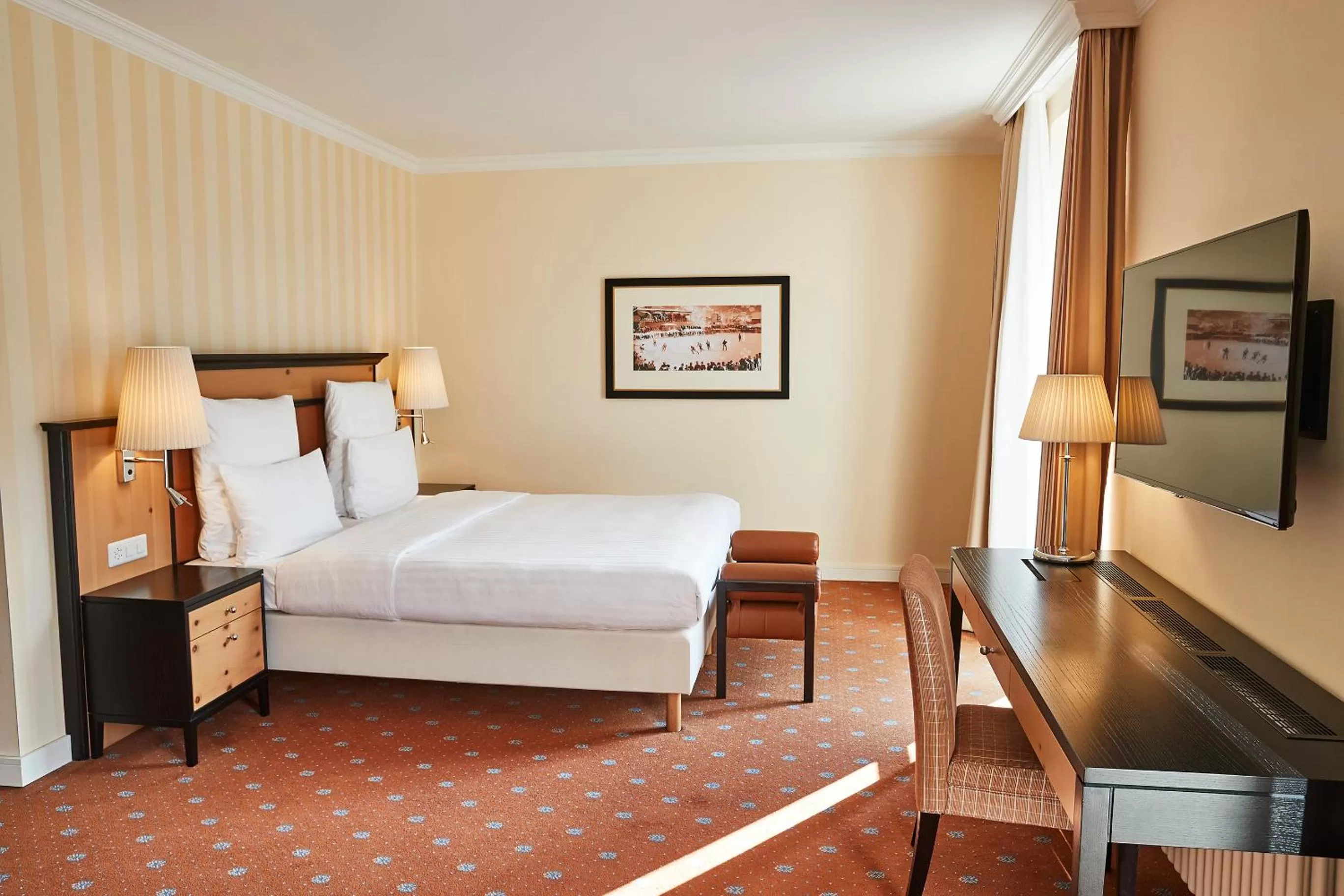 Bed in Steigenberger Icon Grandhotel Belvédère