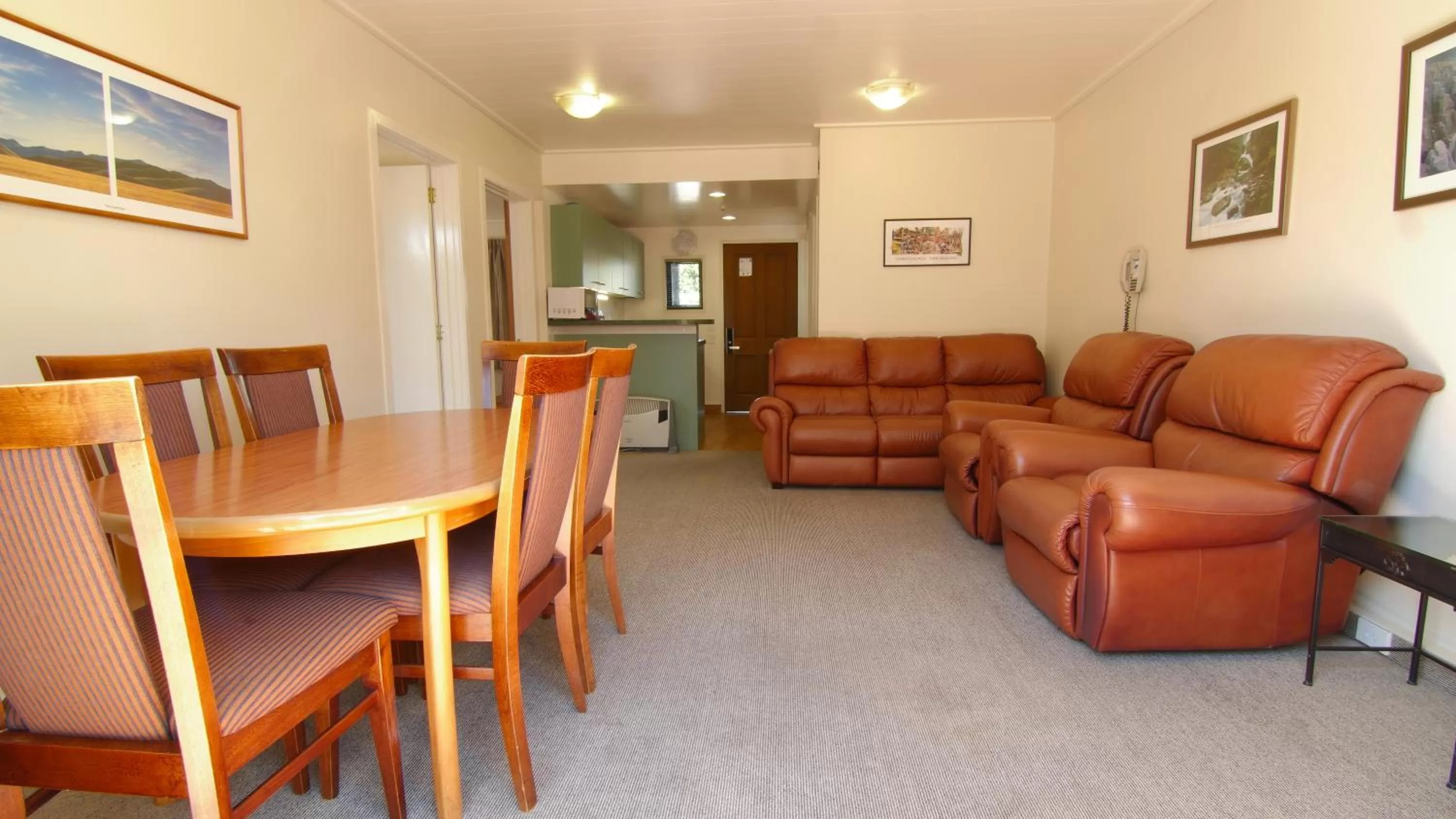 Photo of the whole room in Country Glen Lodge