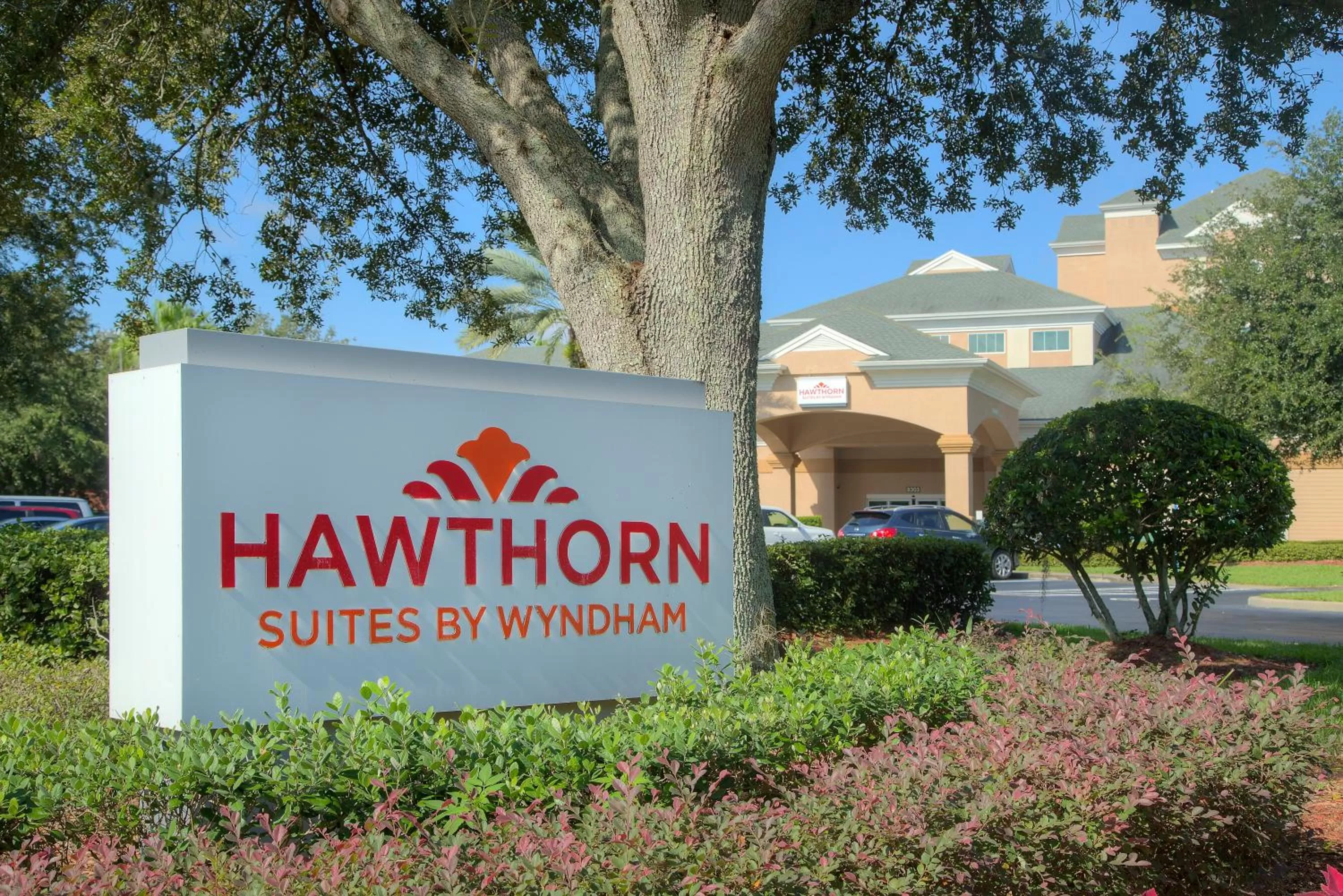 Facade/entrance in Hawthorn Extended Stay by Wyndham Orlando