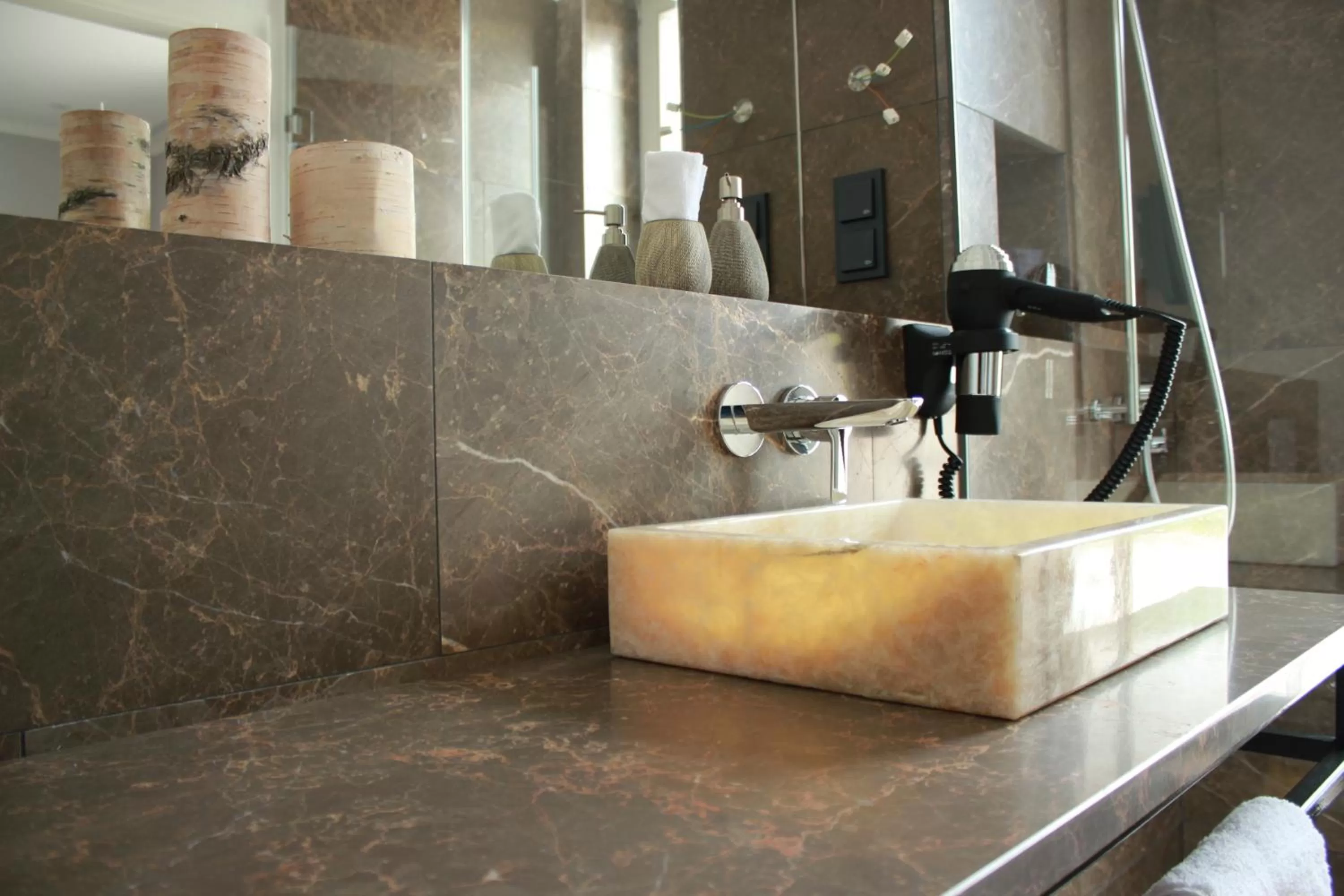 Bathroom in cantera by Wiegand