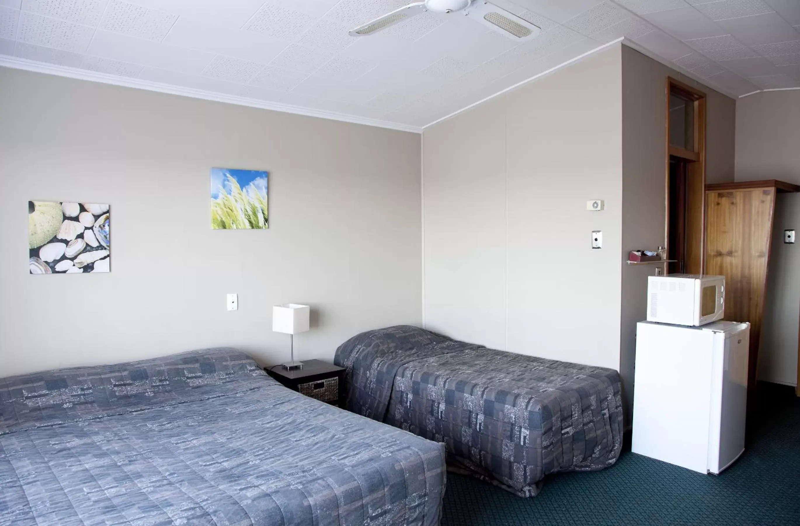 Upstairs Studio Twin Room in Apple Motor Inn Upstairs Studio Twin Room in Apple Motor Inn