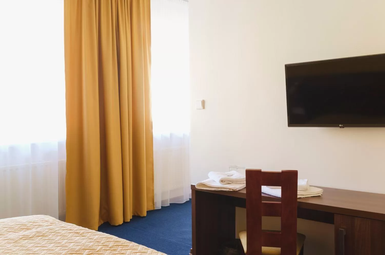 TV and multimedia, Bed in Hotel Zobor