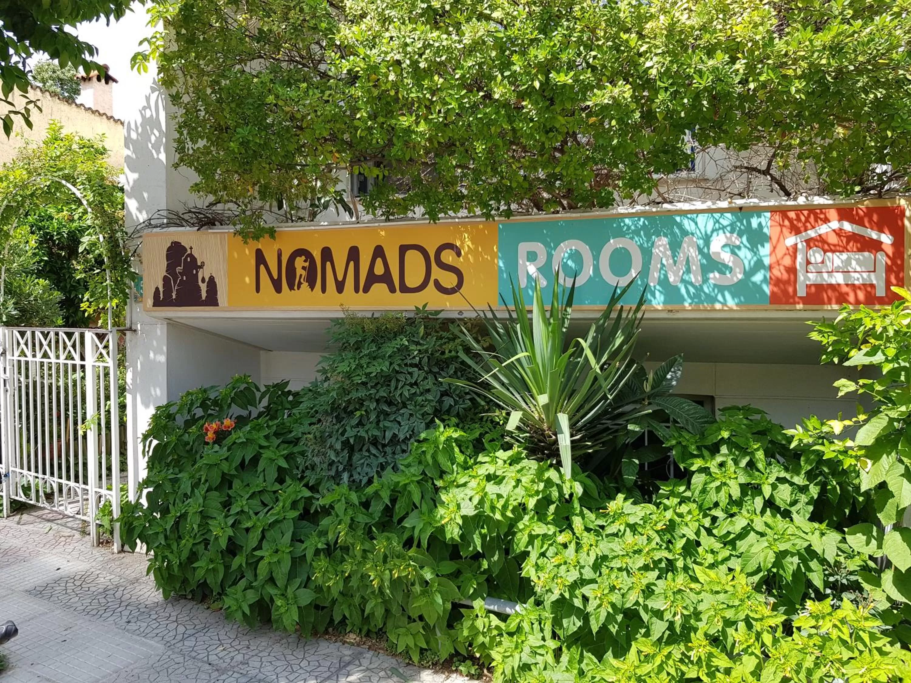 Nomads Rooms