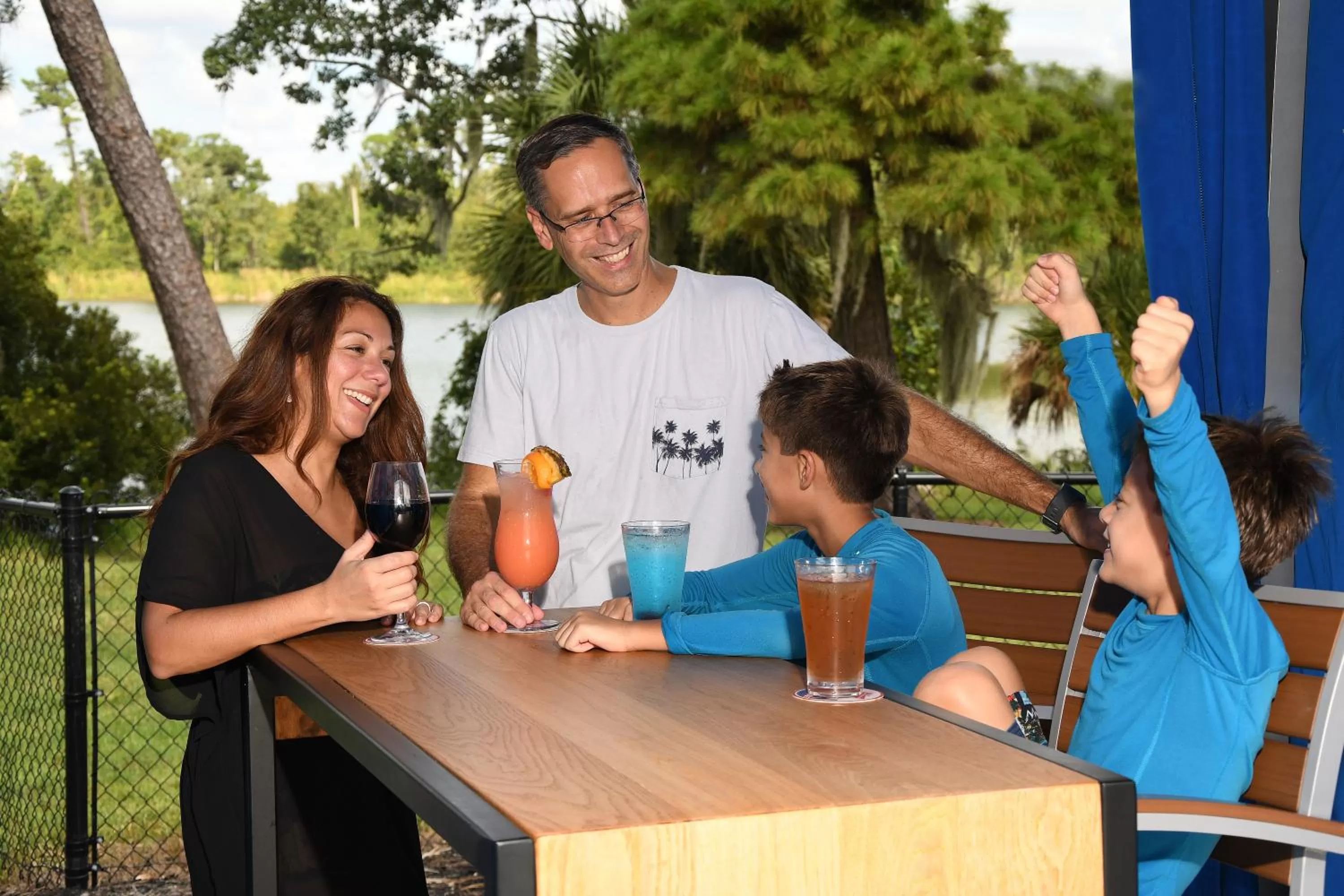 Alcoholic drinks in Wyndham Lake Buena Vista – Disney Springs® Area
