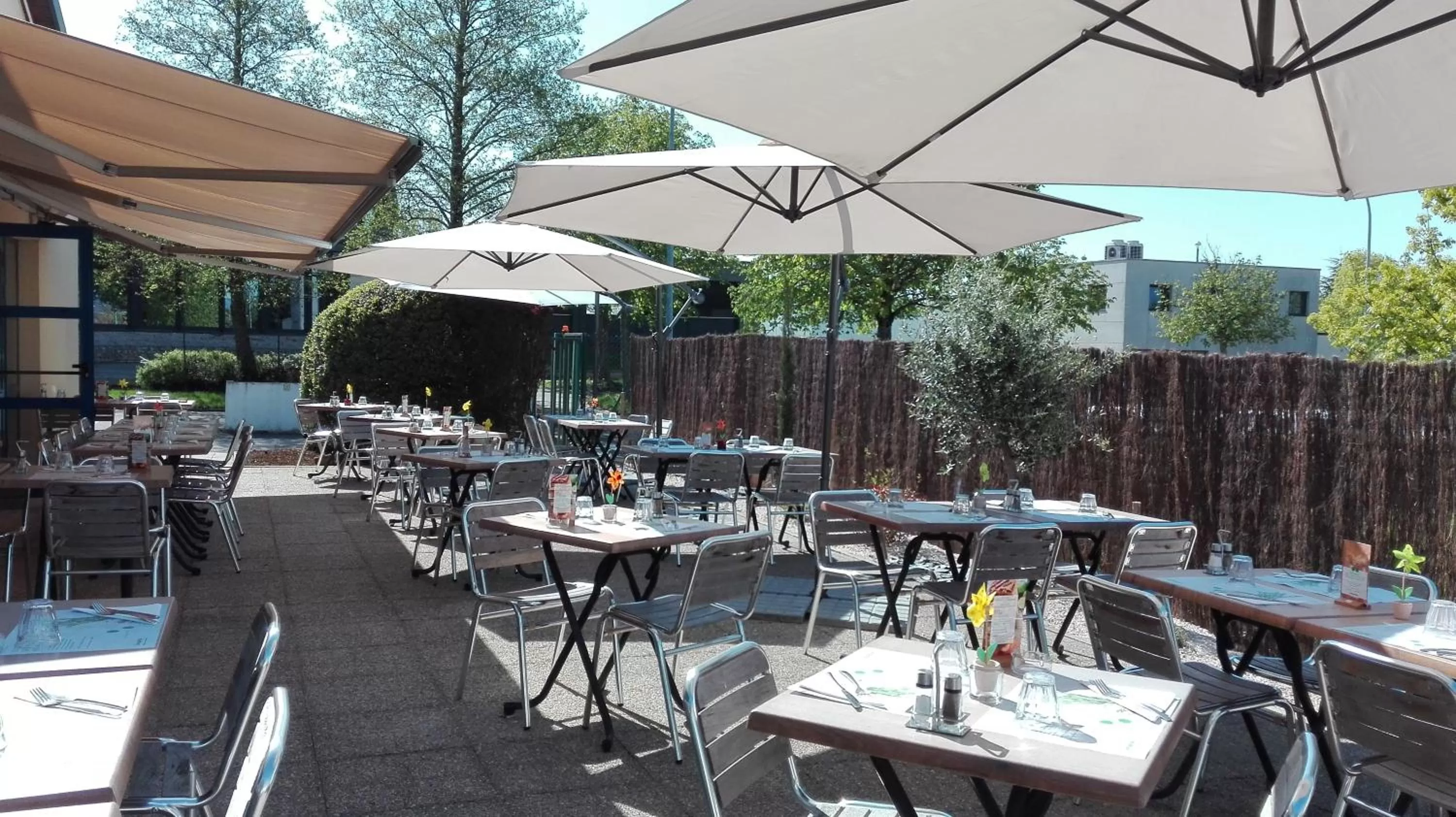 Patio in Campanile Dijon Nord - Toison D'or