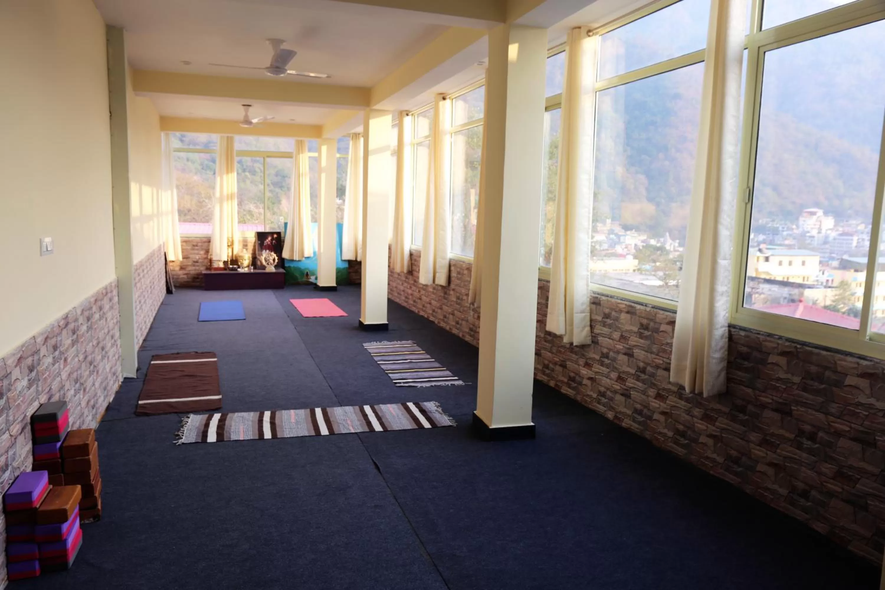 Mountain view in Tapovan New Residency - 5 minutes walk to Laxman jhula