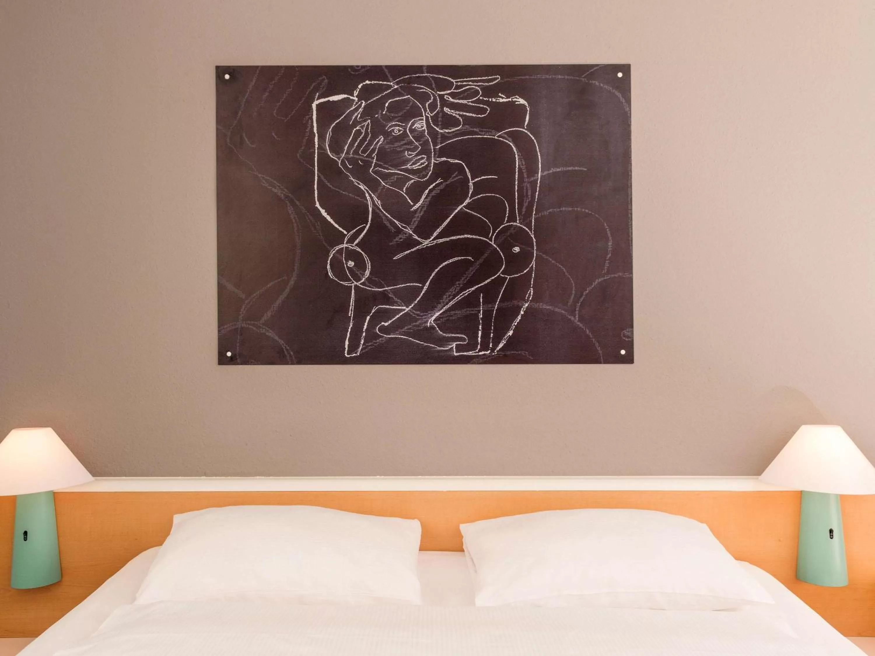 Photo of the whole room in ibis Berlin City Nord