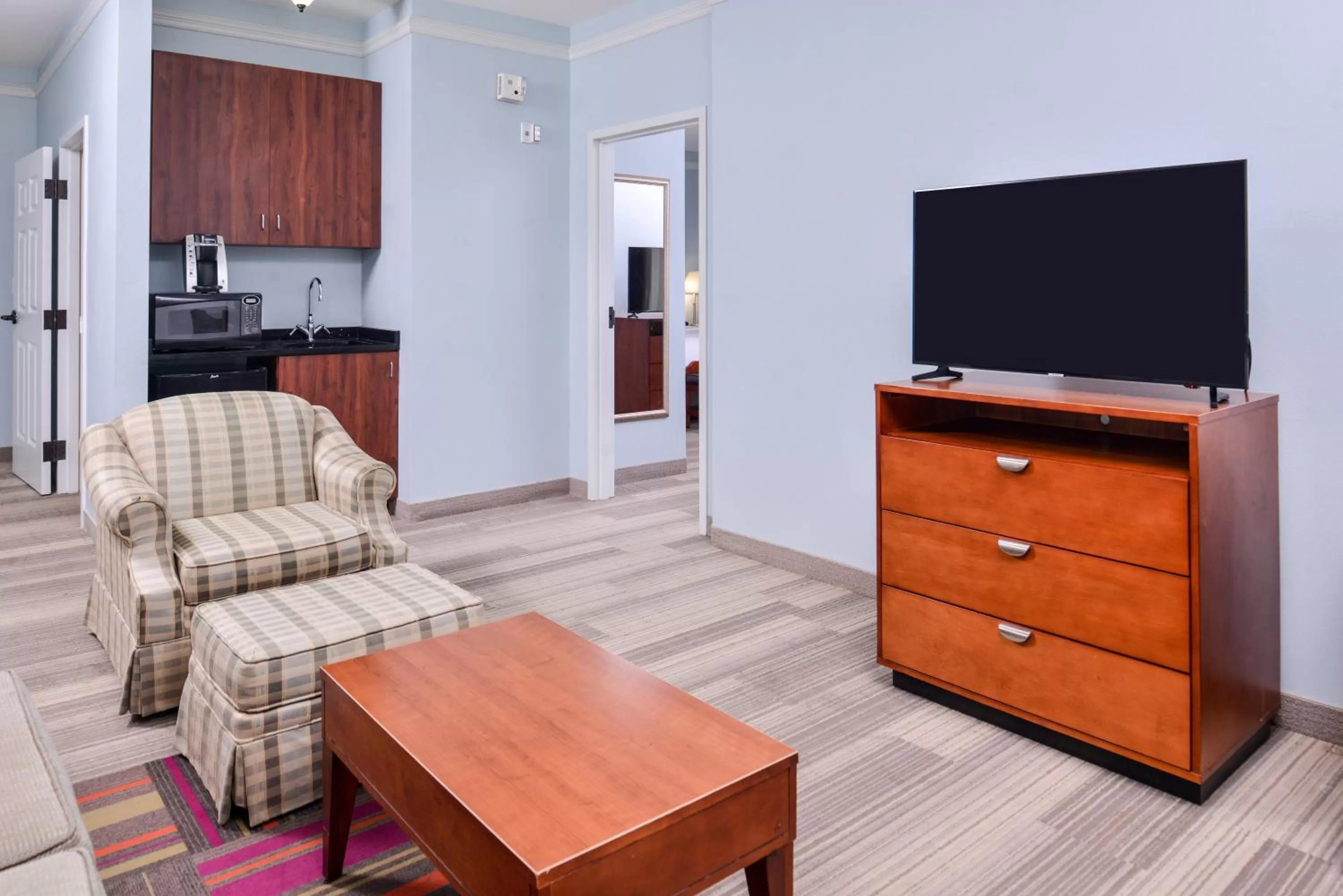Photo of the whole room in Holiday Inn Express Tampa North Telecom Park by IHG