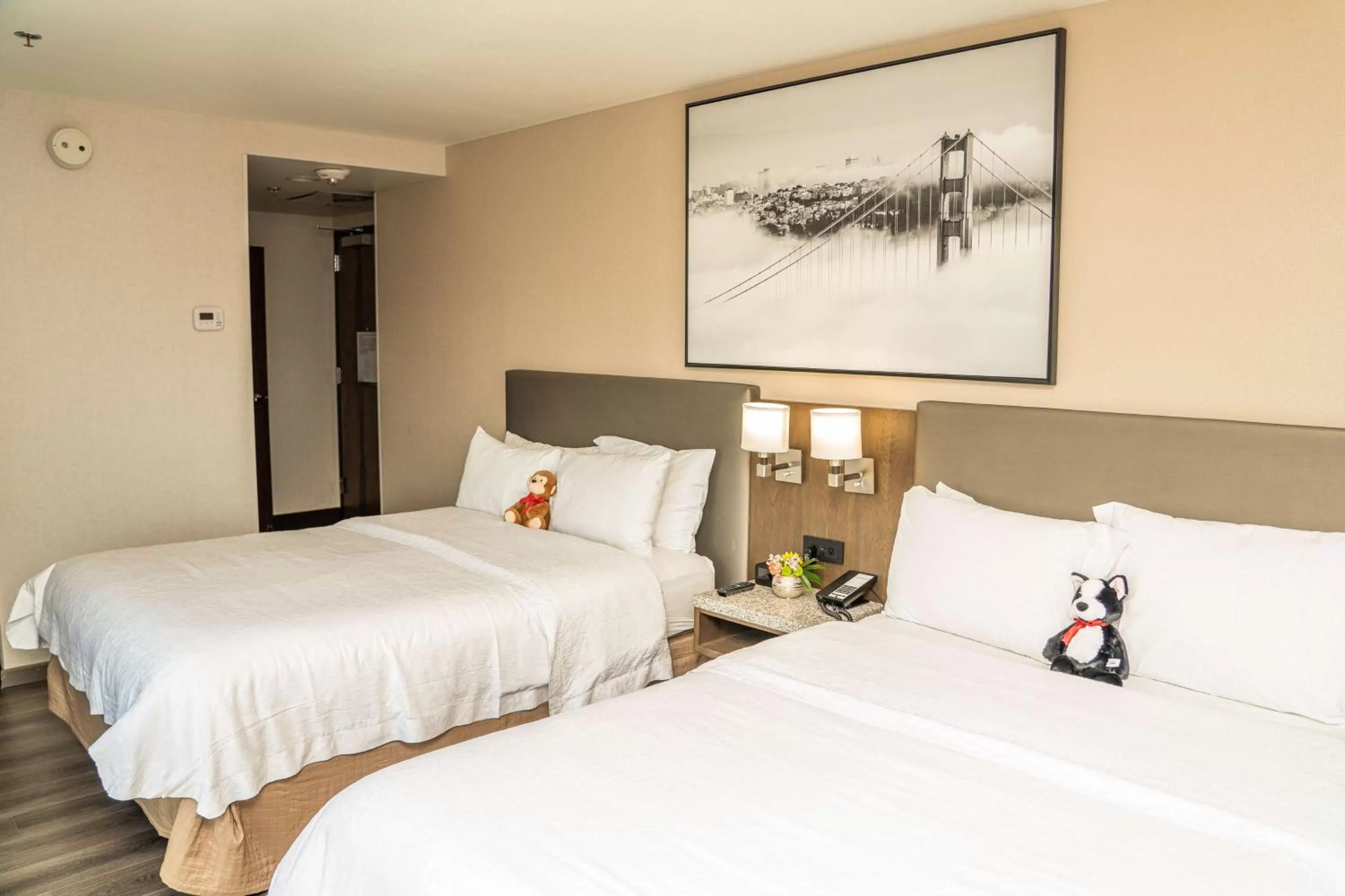 Bed in Hampton Inn San Francisco Downtown/Convention Center