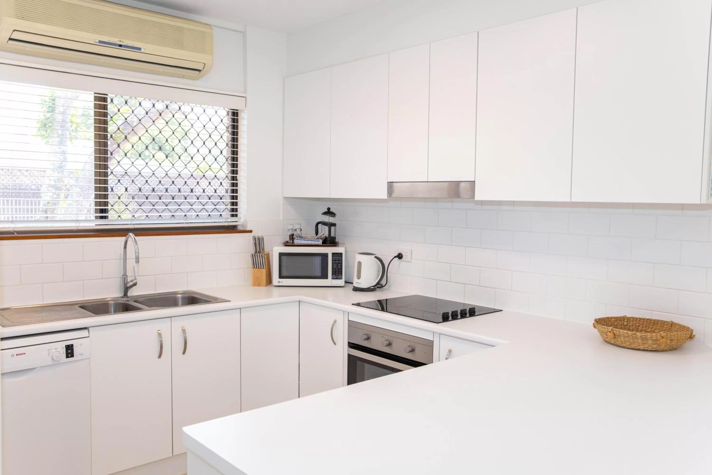 Glen Eden Beach Resort