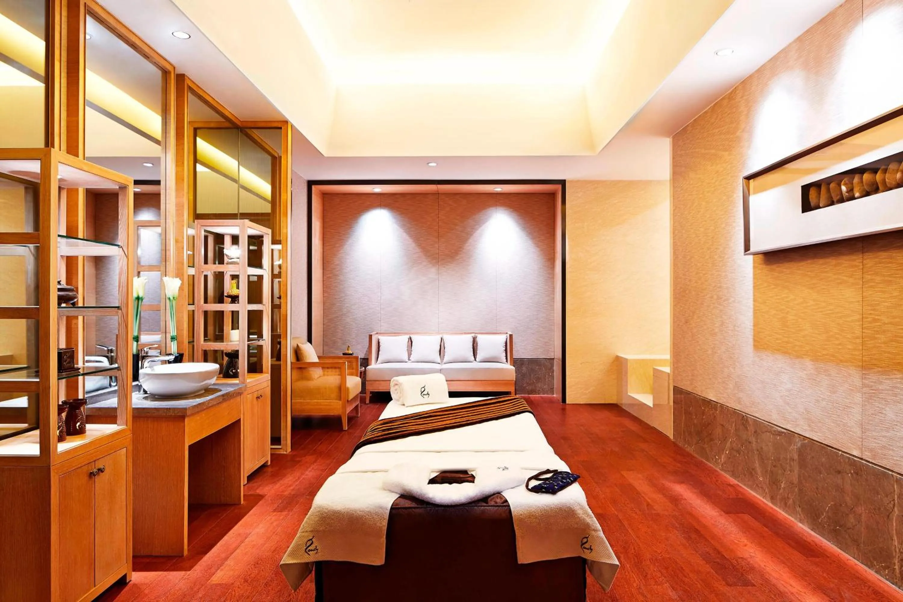 Spa and wellness centre/facilities, Bed in Sheraton Grand Zhengzhou Hotel