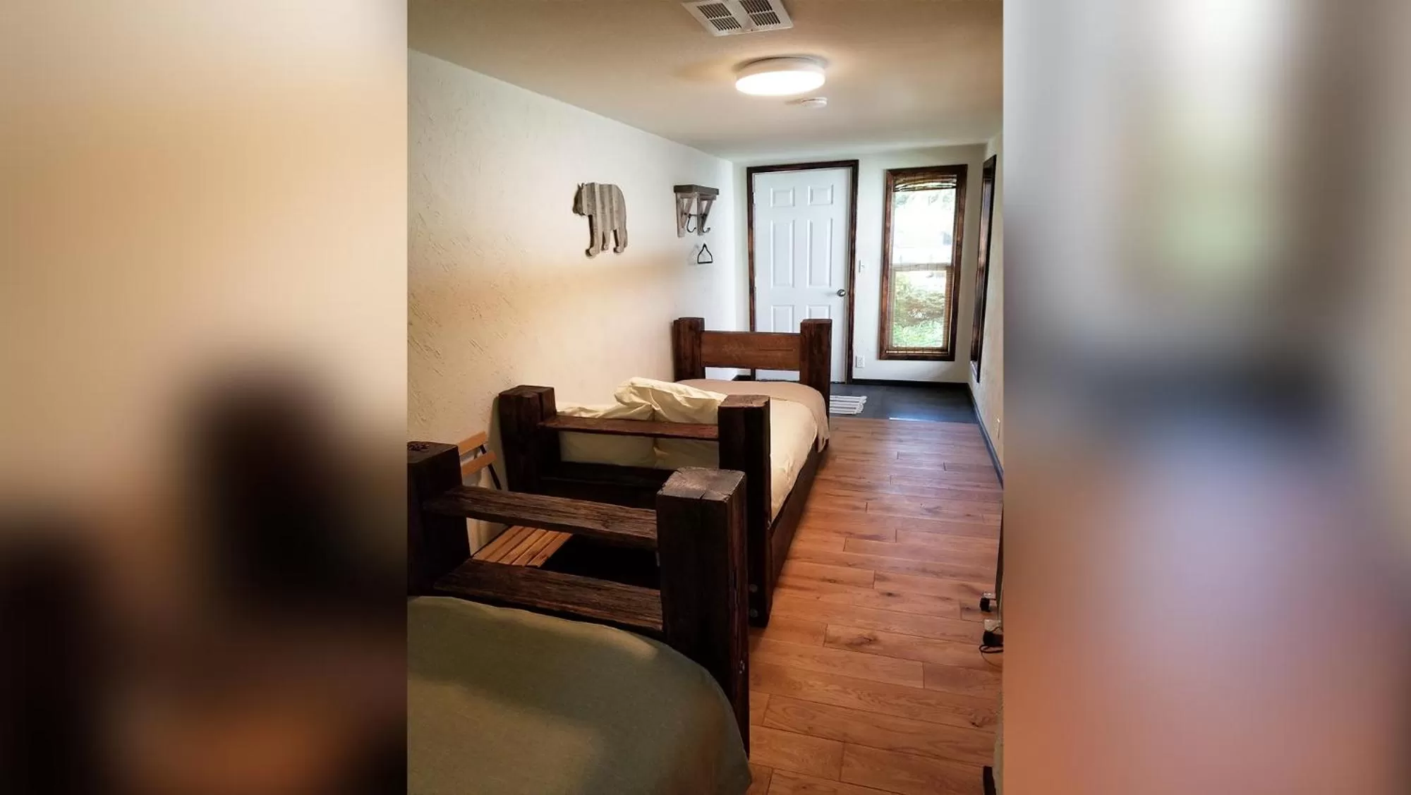 Photo of the whole room, Bed in Paradise Village