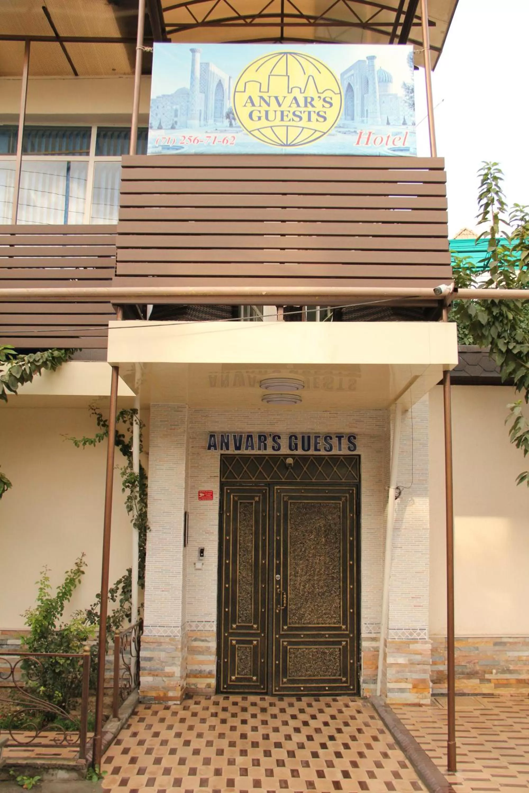 Facade/entrance in Anvar's Guests