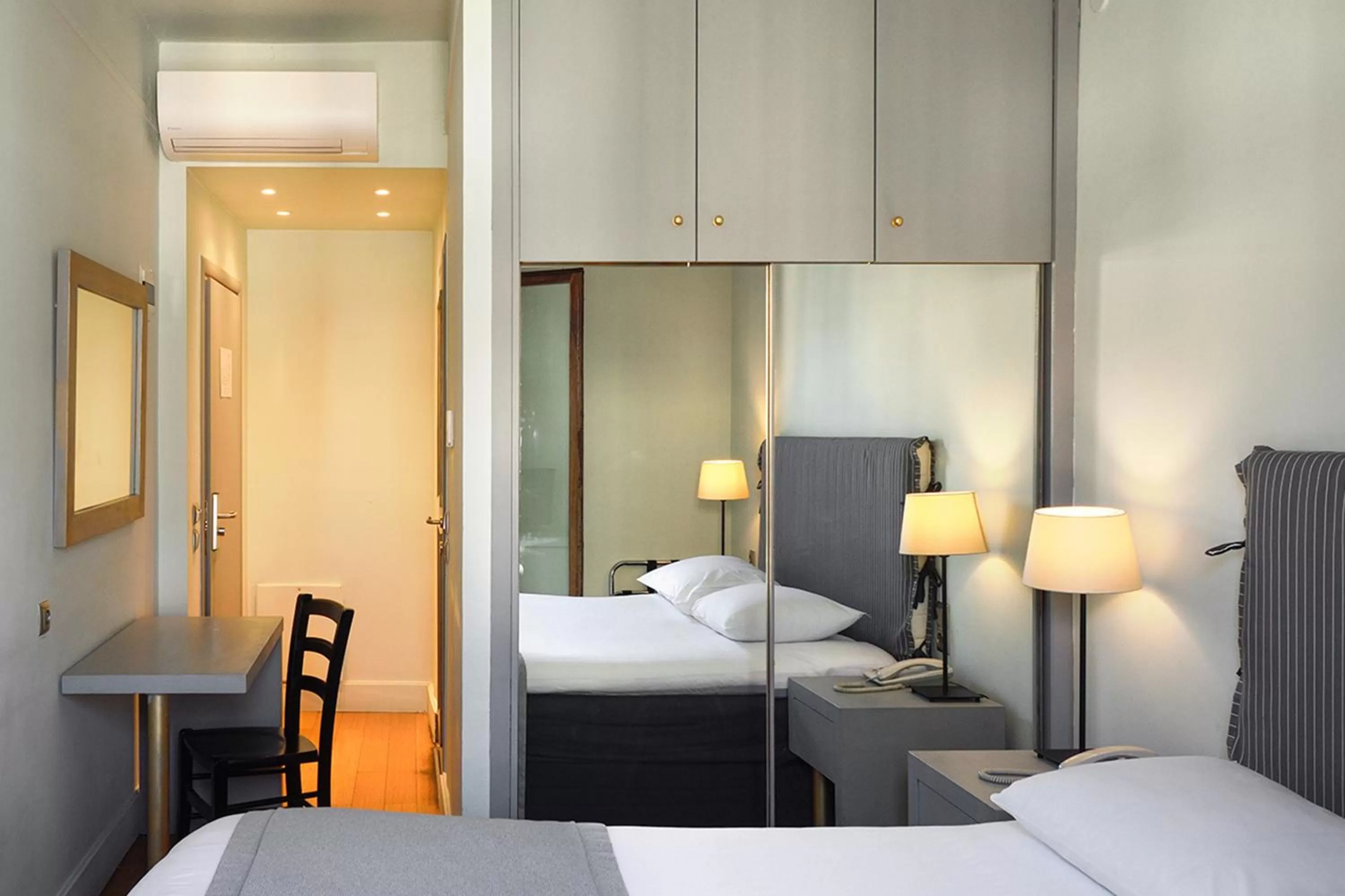 Bed in Le Palace Hotel