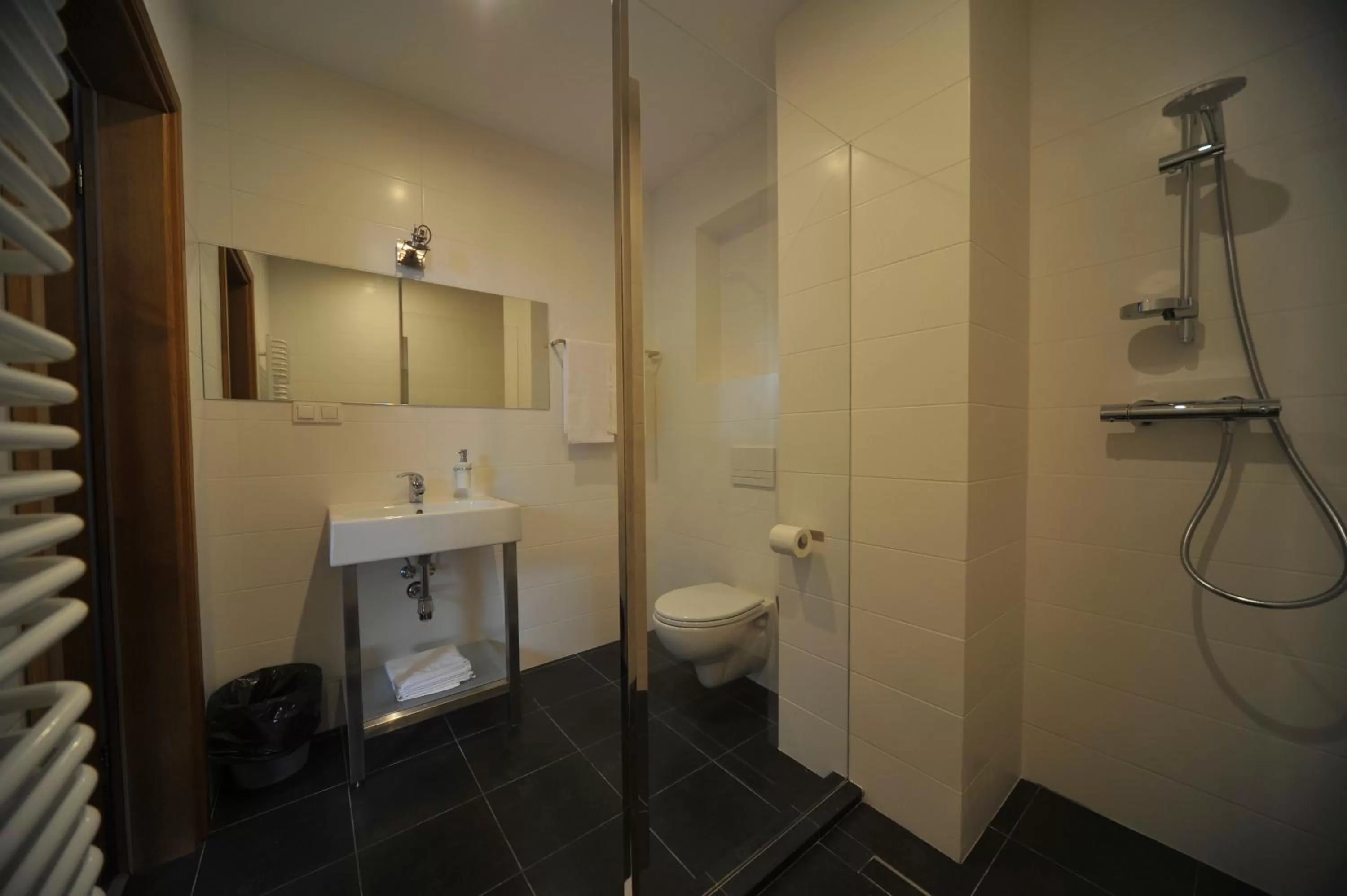 Bathroom in Vertigo Narie