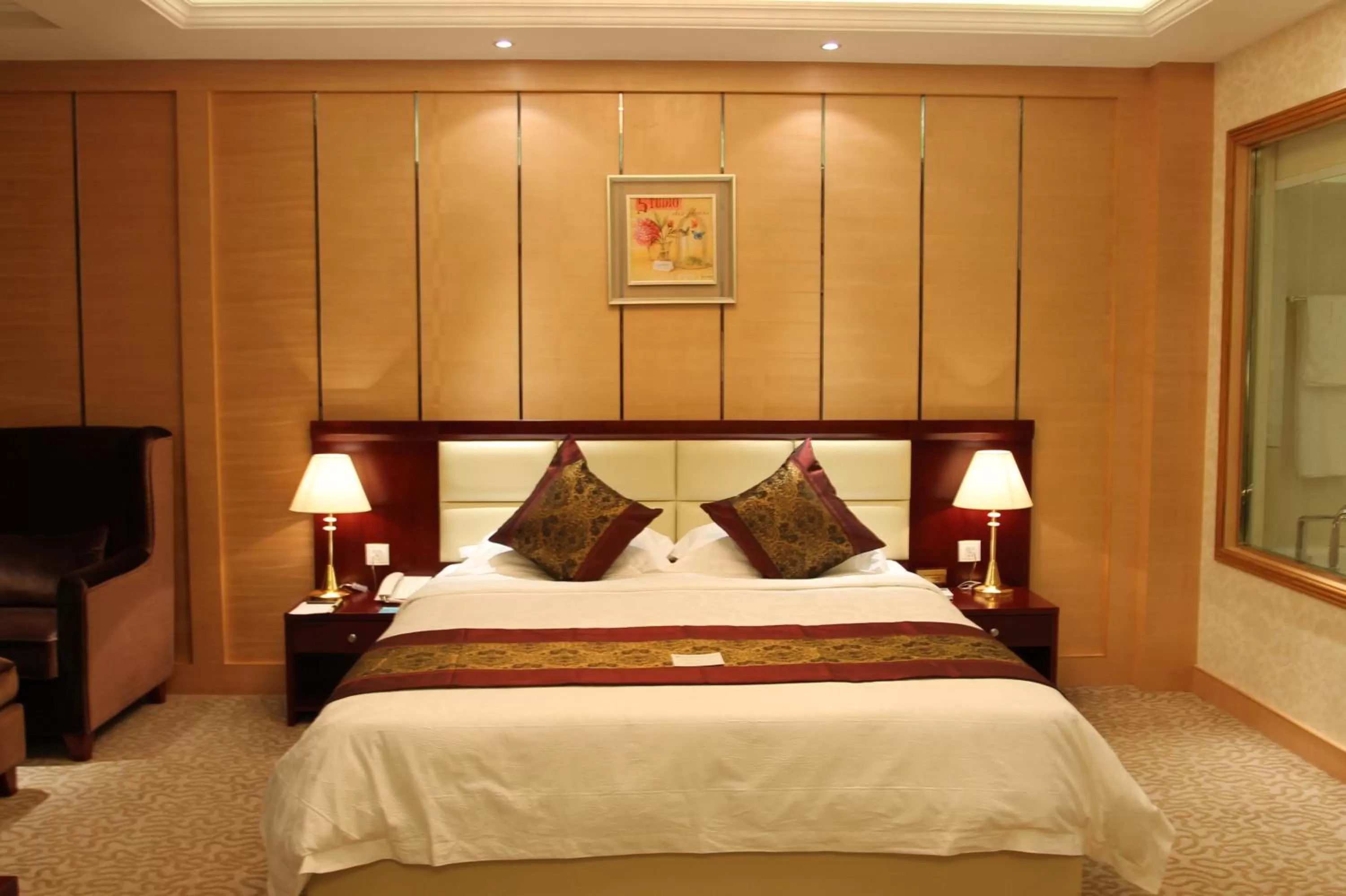 Bedroom, Bed in Sogecoa Golden Peacock