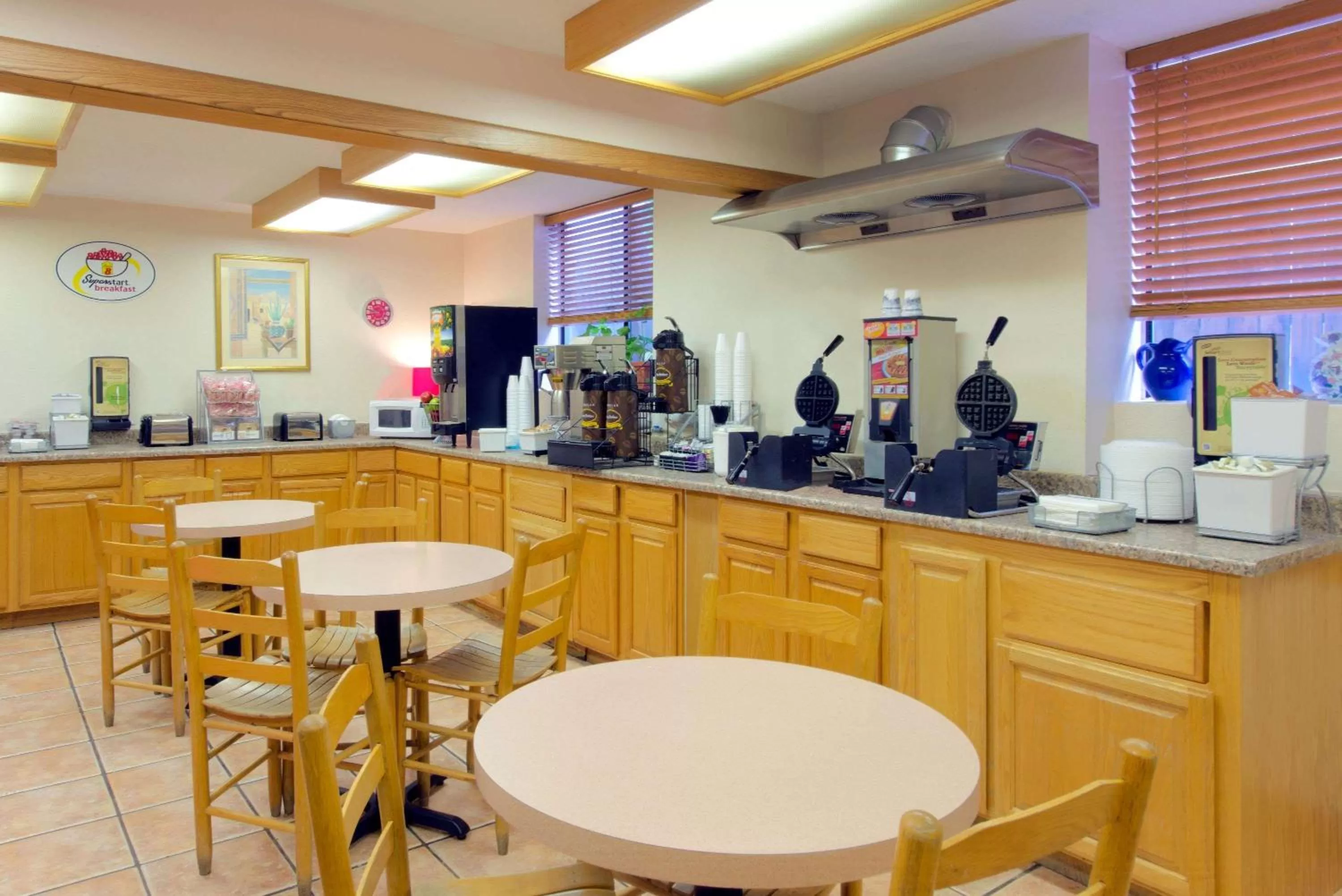 Restaurant/places to eat in Super 8 by Wyndham Cortez/Mesa Verde Area