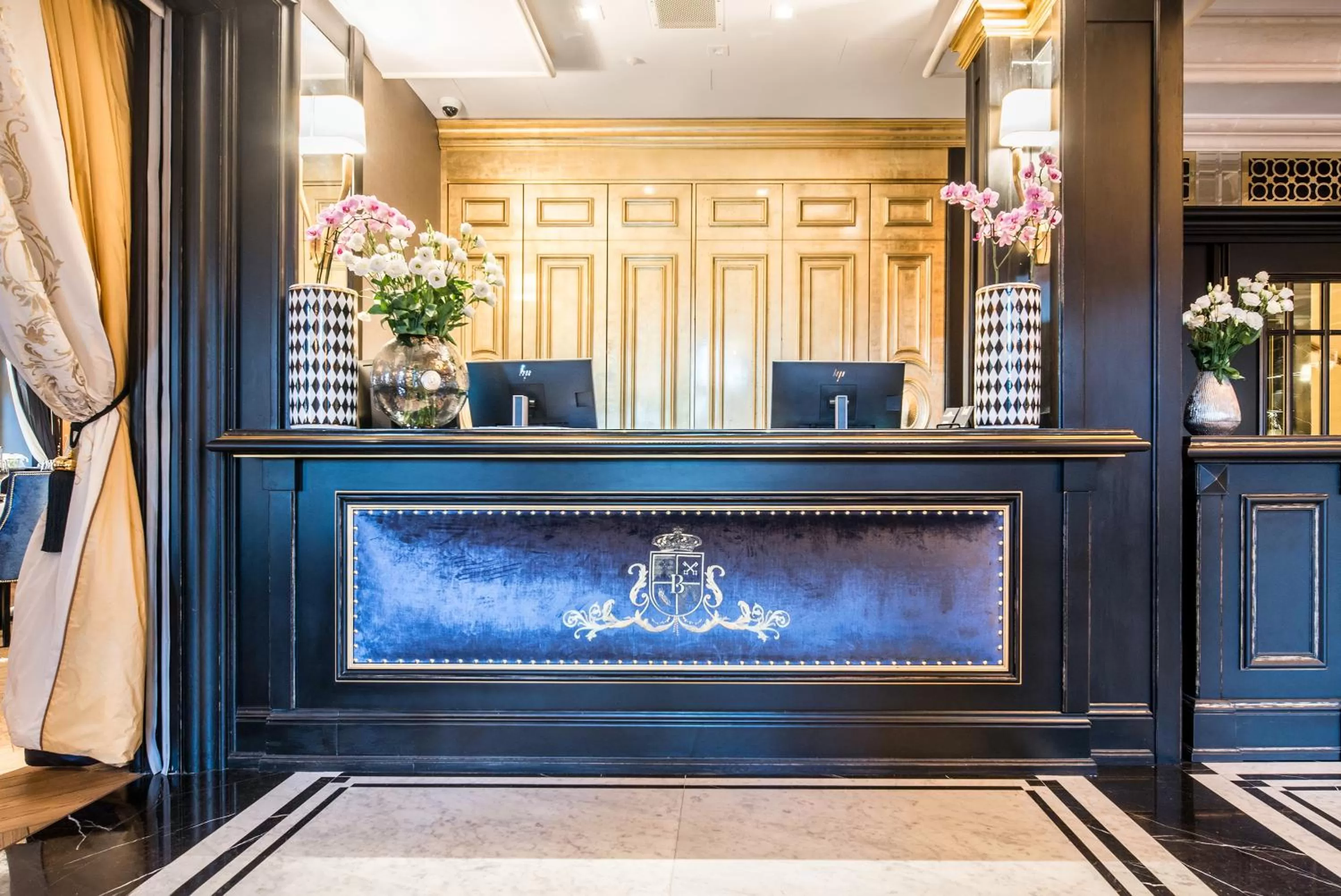 Lobby or reception in Bachleda Luxury Hotel Kraków - MGallery Collection