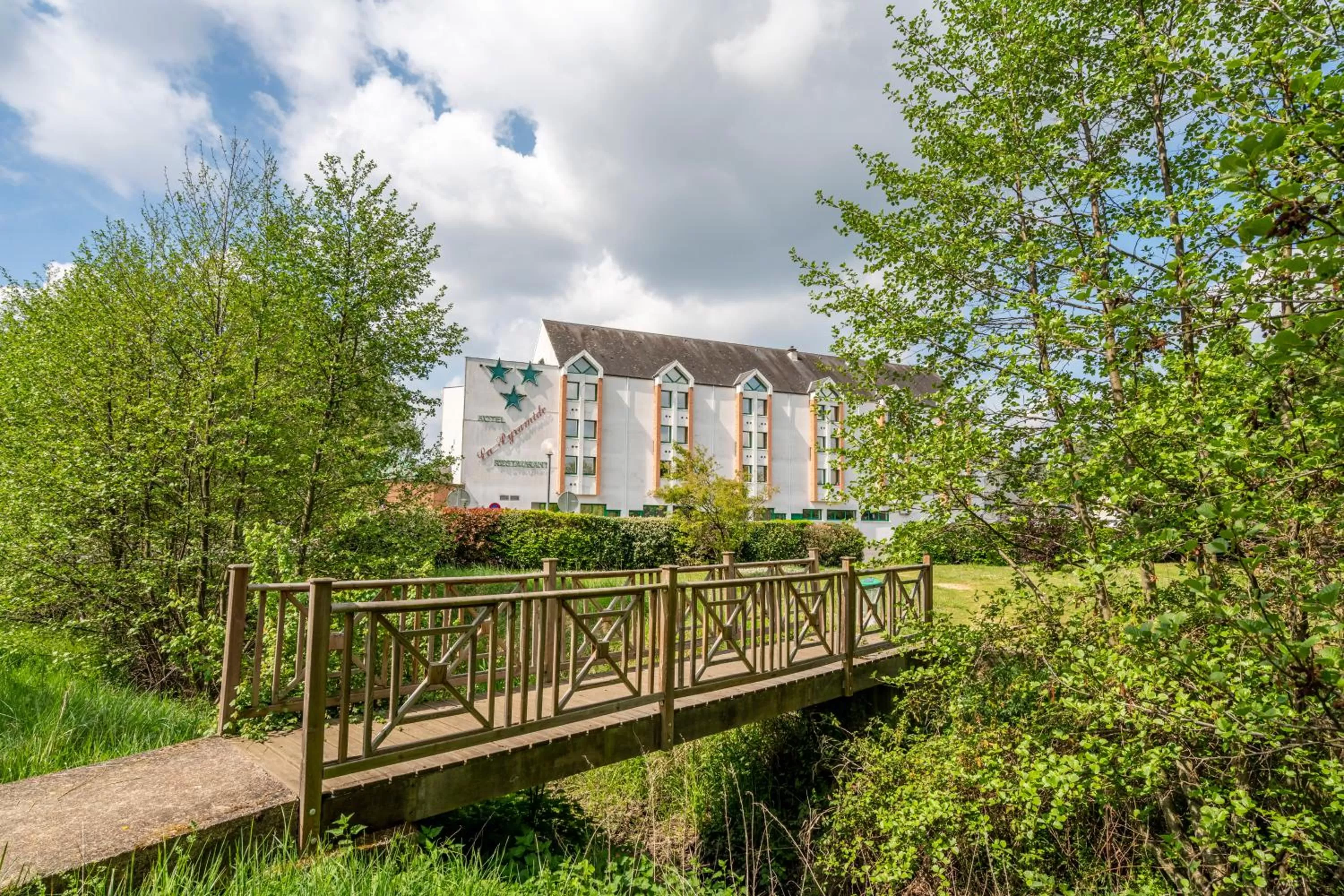 Property building in Cit'Hotel LA PYRAMIDE