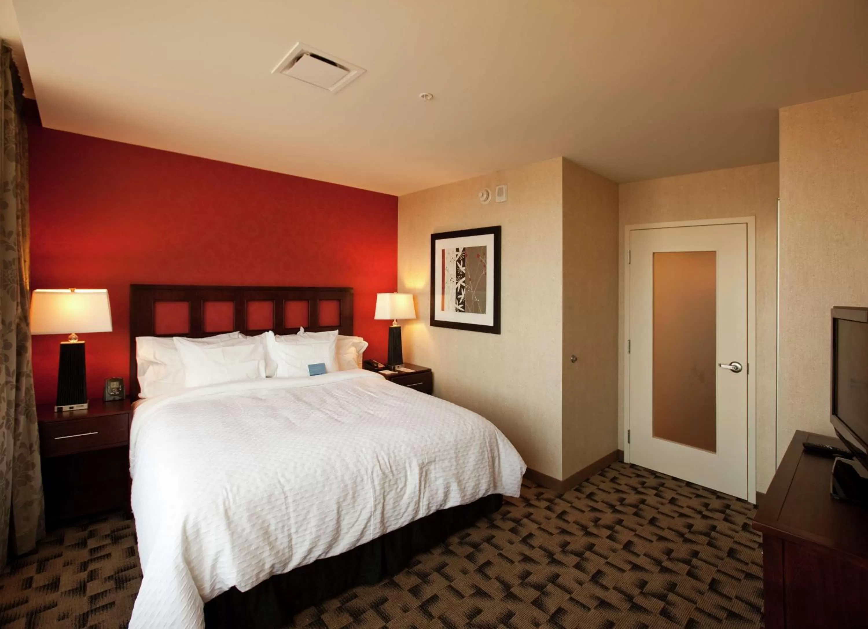 Bedroom, Bed in Embassy Suites Buffalo