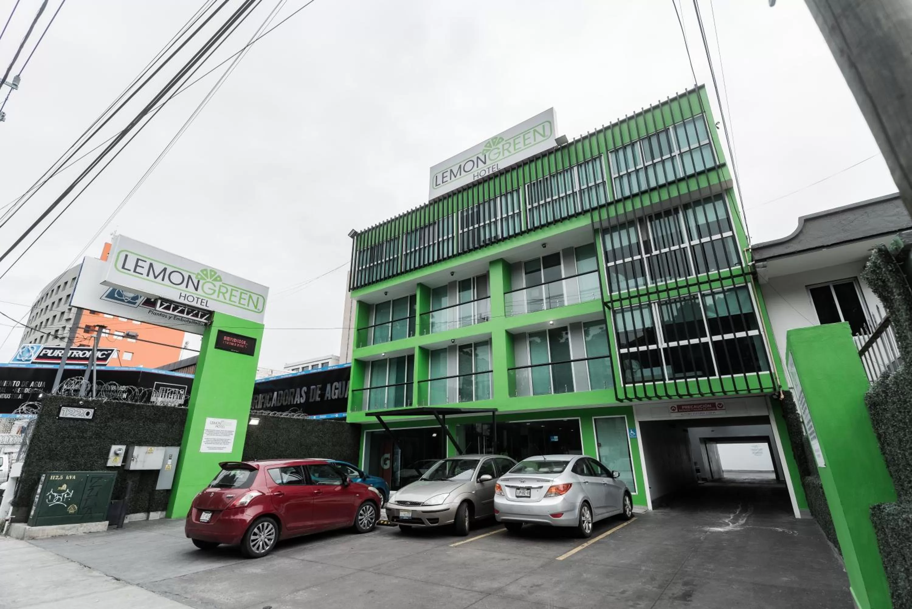 Property building in HOTEL LEMON GREEN -Zona Expo Frente al Centro de Convenciones