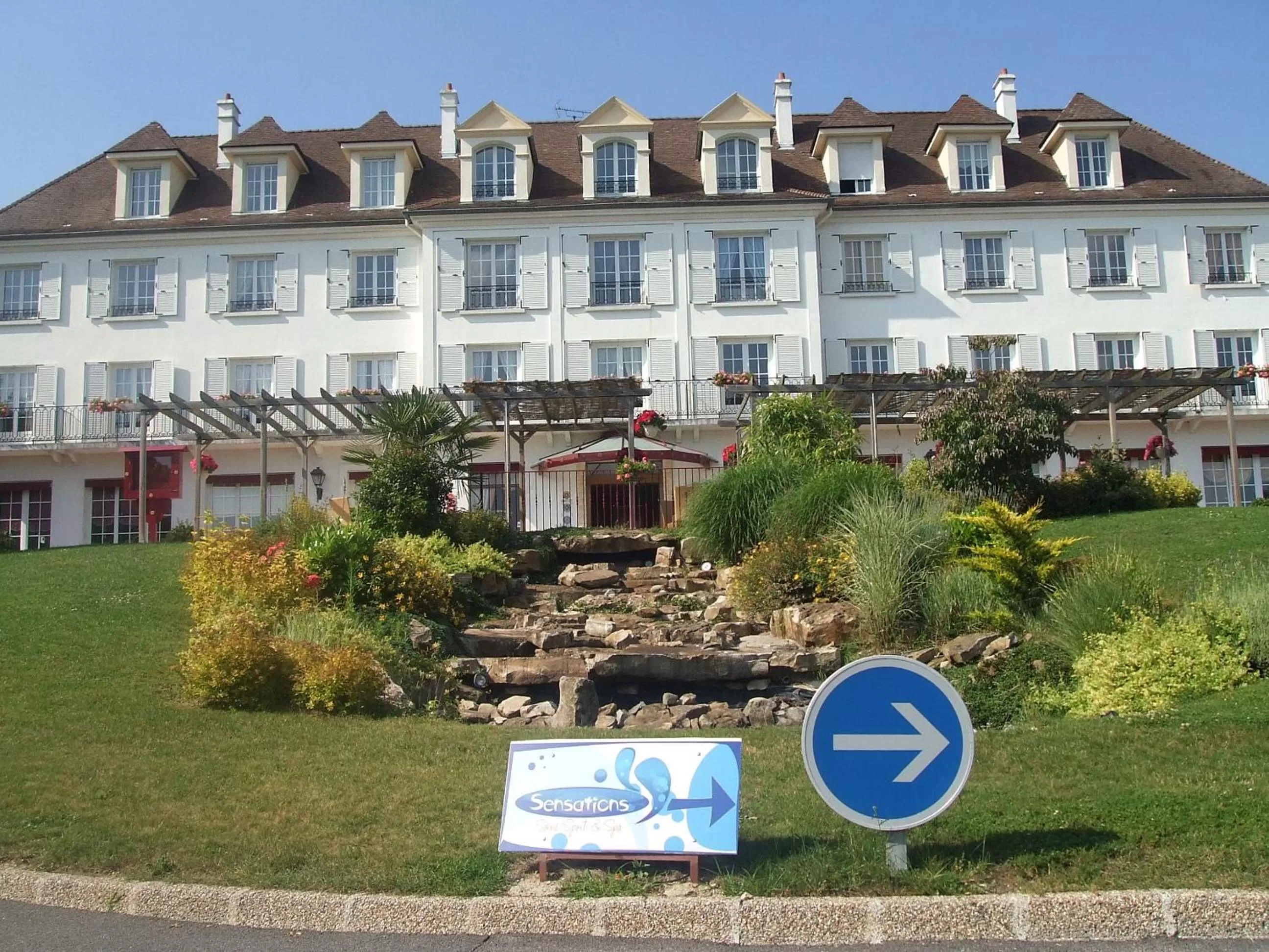 Facade/entrance in Best Western Hotel Ile de France