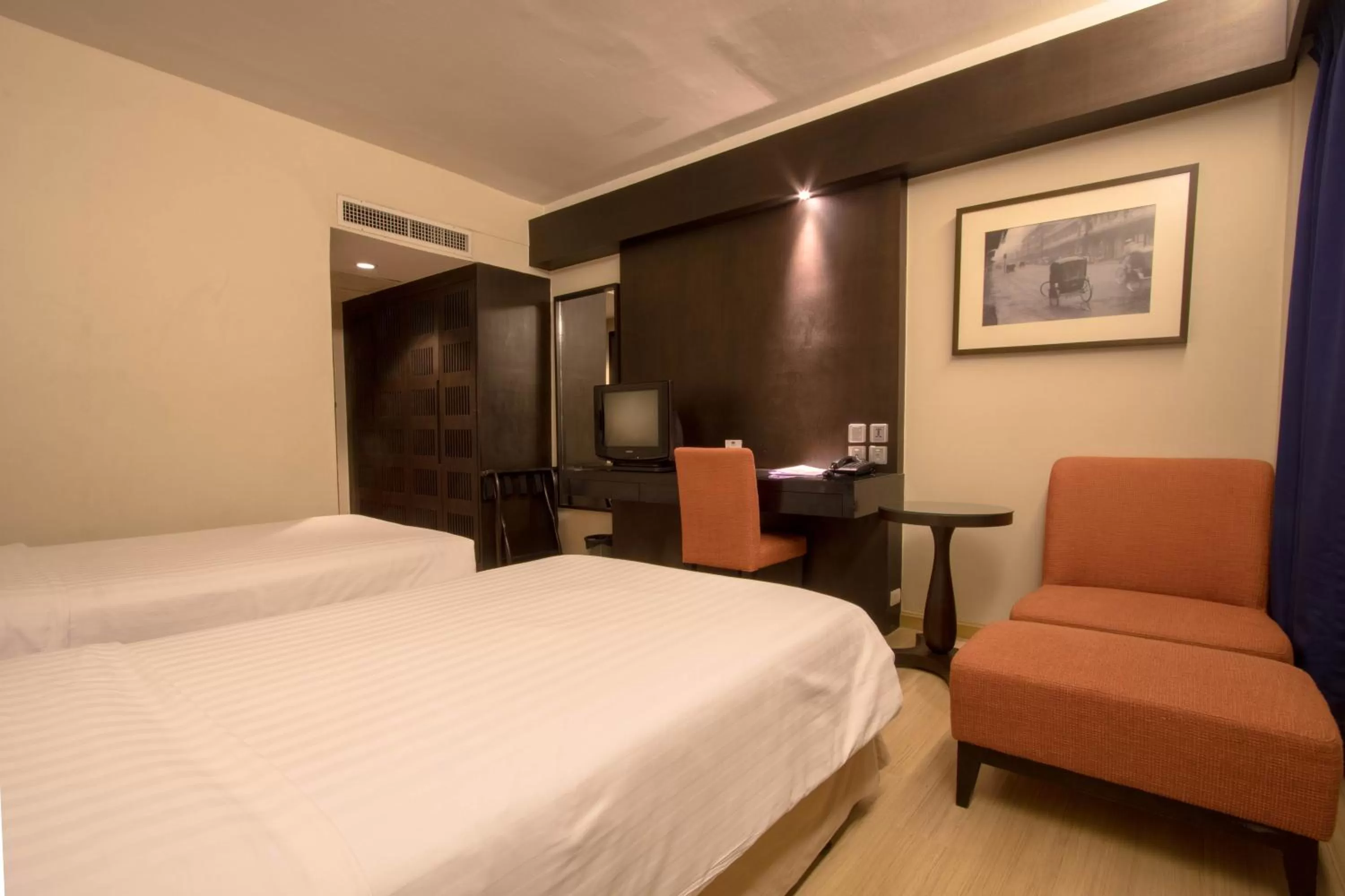 Photo of the whole room, Bed in The Residence Rajtaevee Hotel