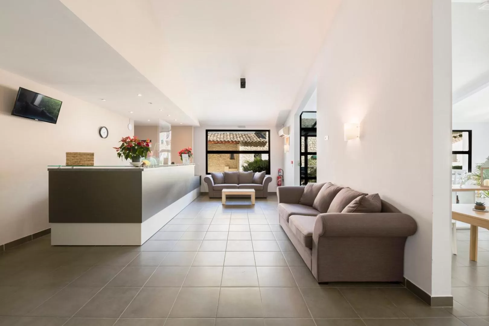 Lobby or reception in Garden & City Mont-Ventoux Malaucène